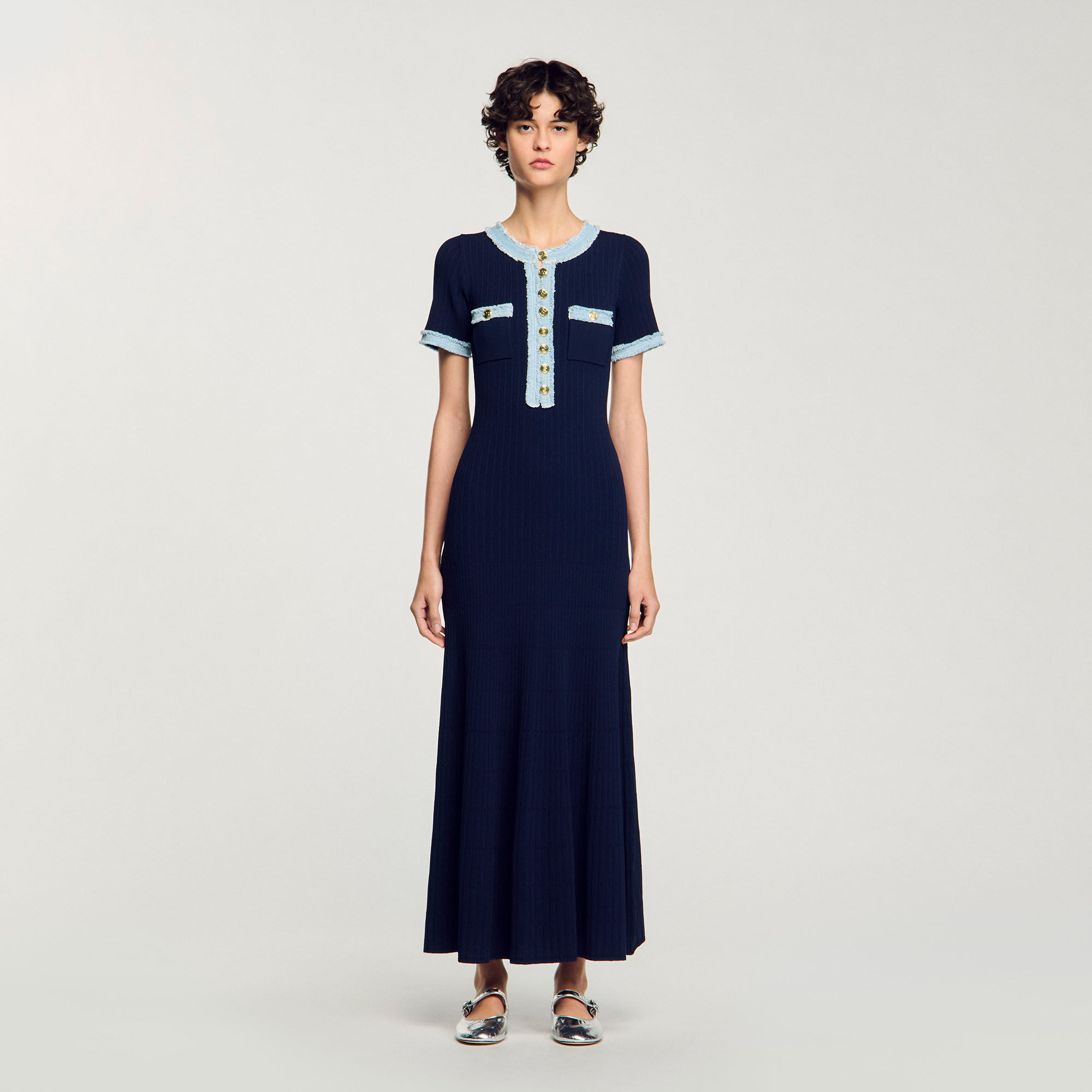 Midi-Kleid aus Strick und Denim