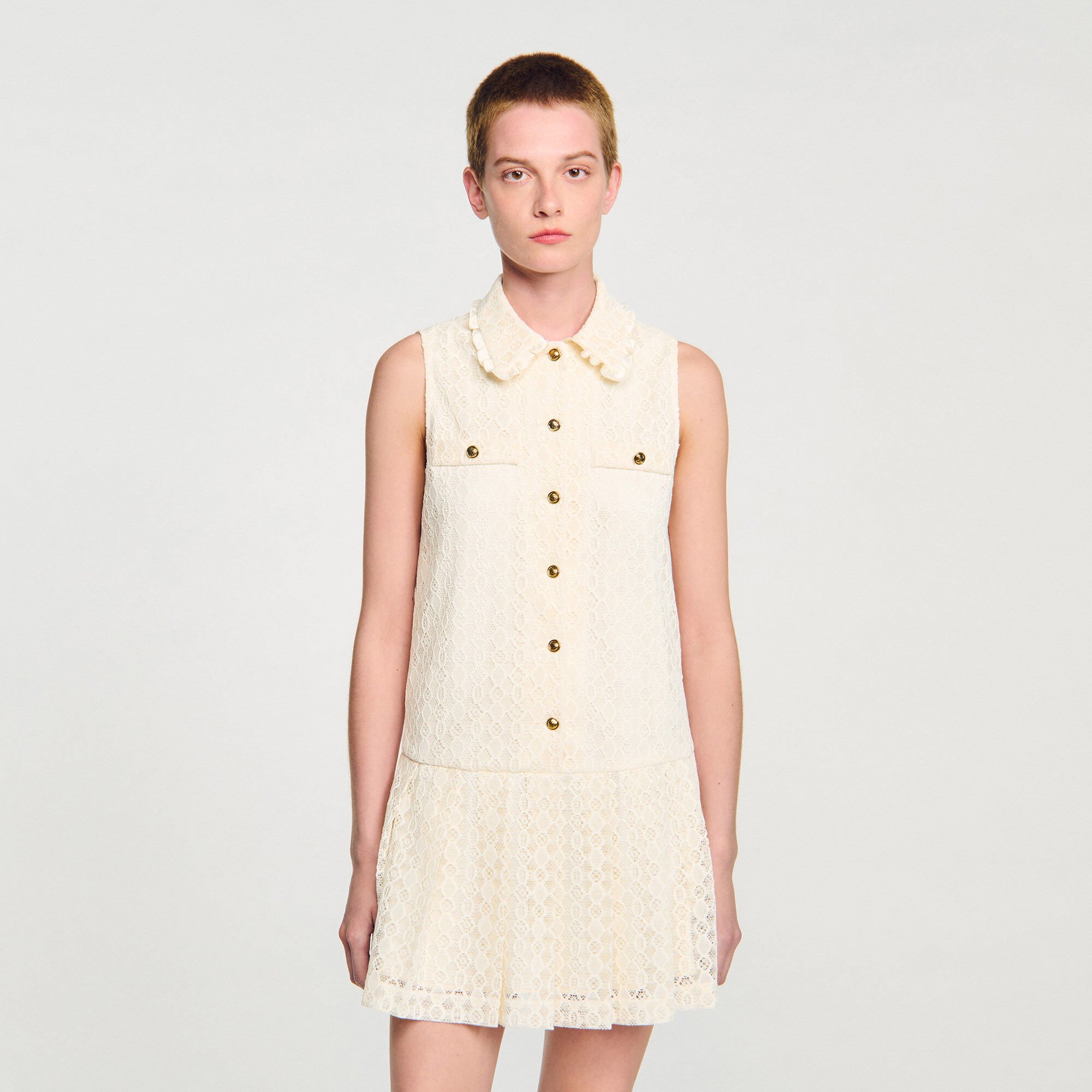 Kurzes Spitzenkleid