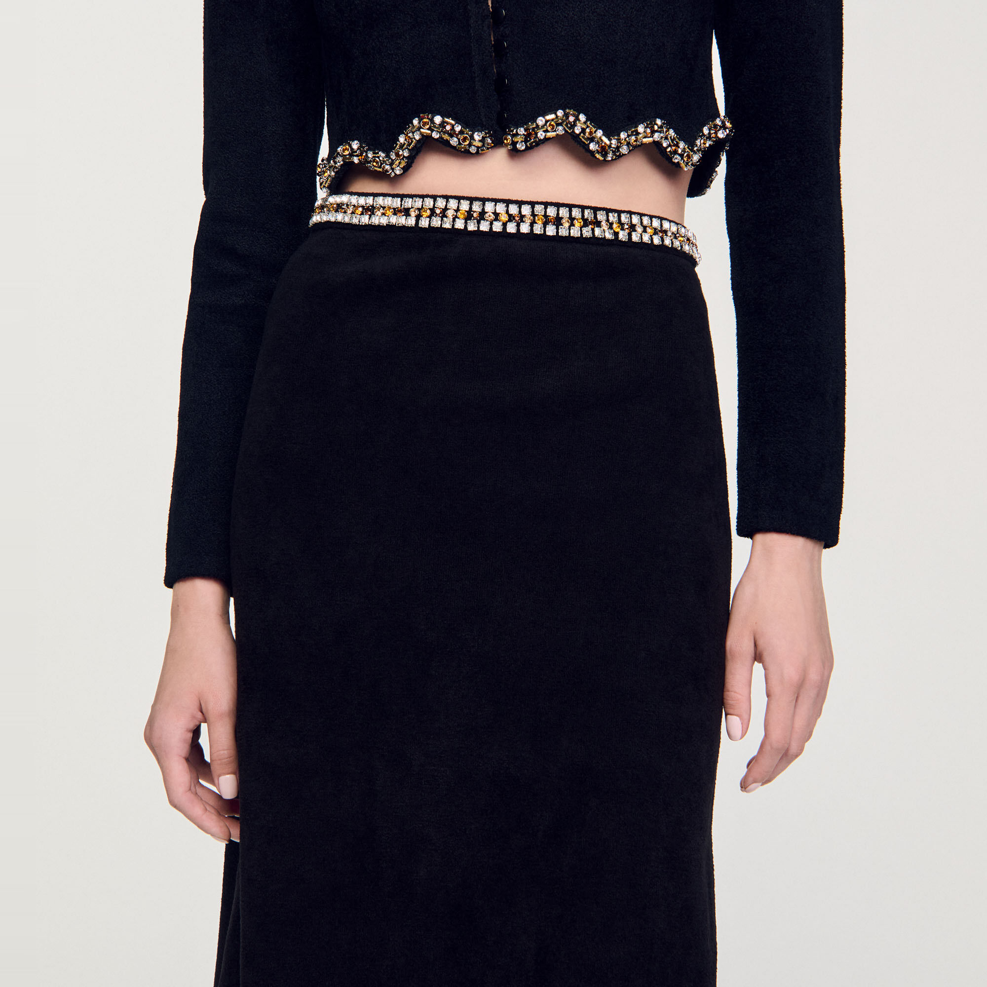 Kurzer Rock mit Strass