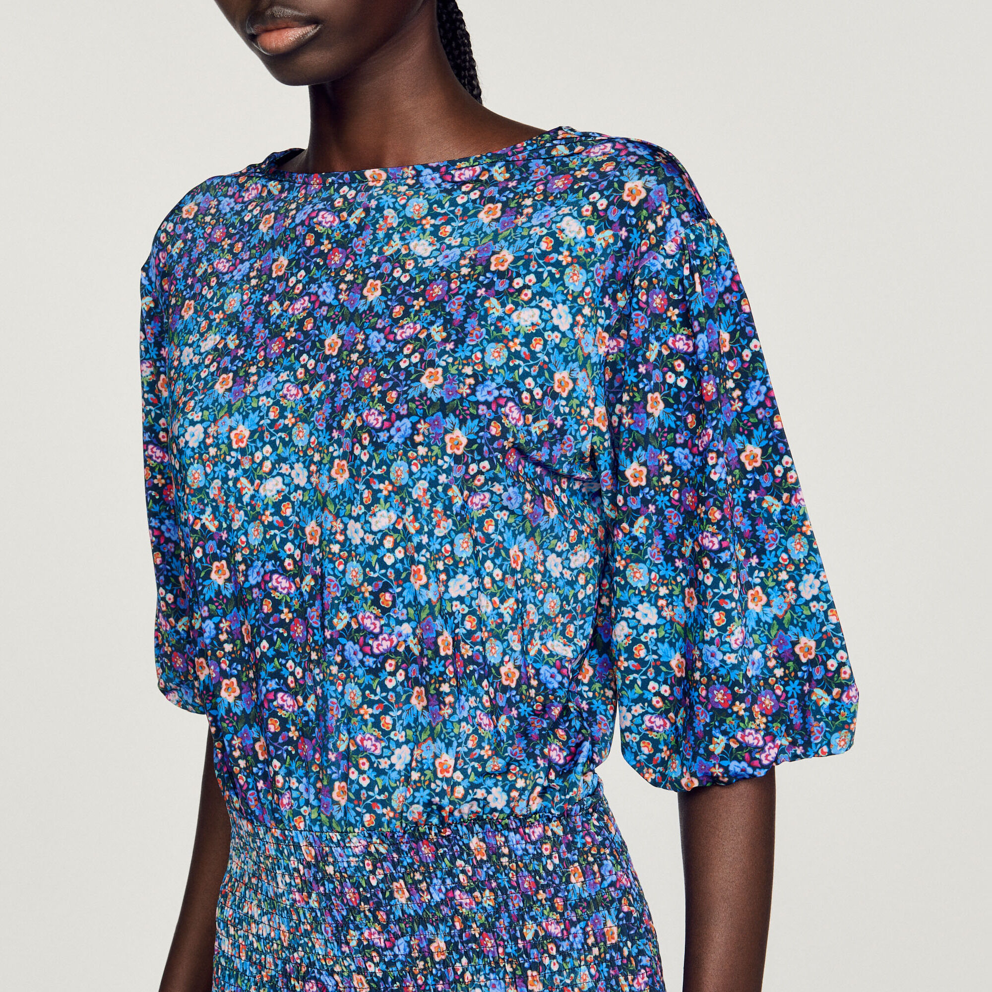 Kurzes Kleid mit Blumenprint
