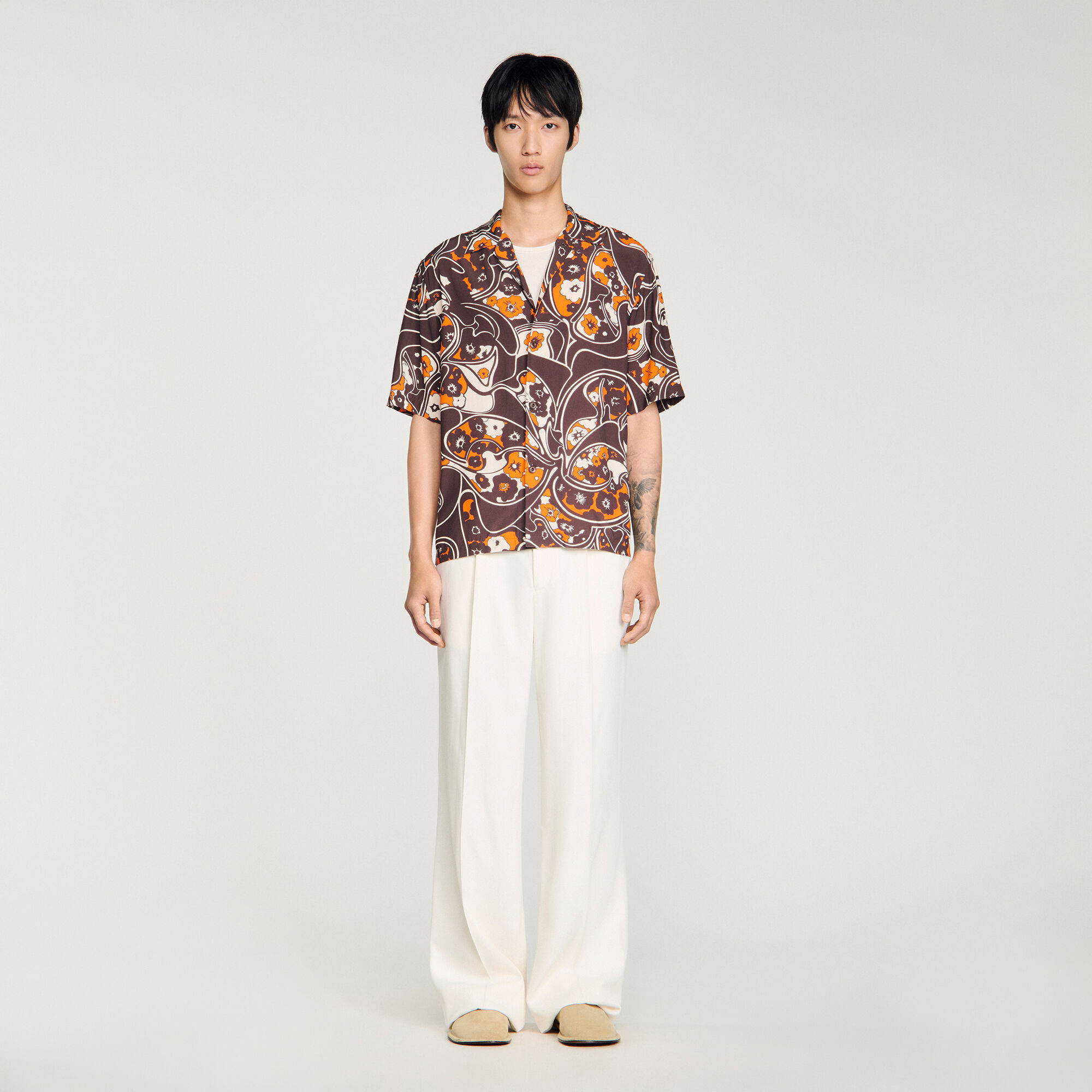 Bedrucktes Hemd mit Haifisch-Kragen