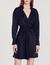 Kurzes Kleid mit langen Ärmeln