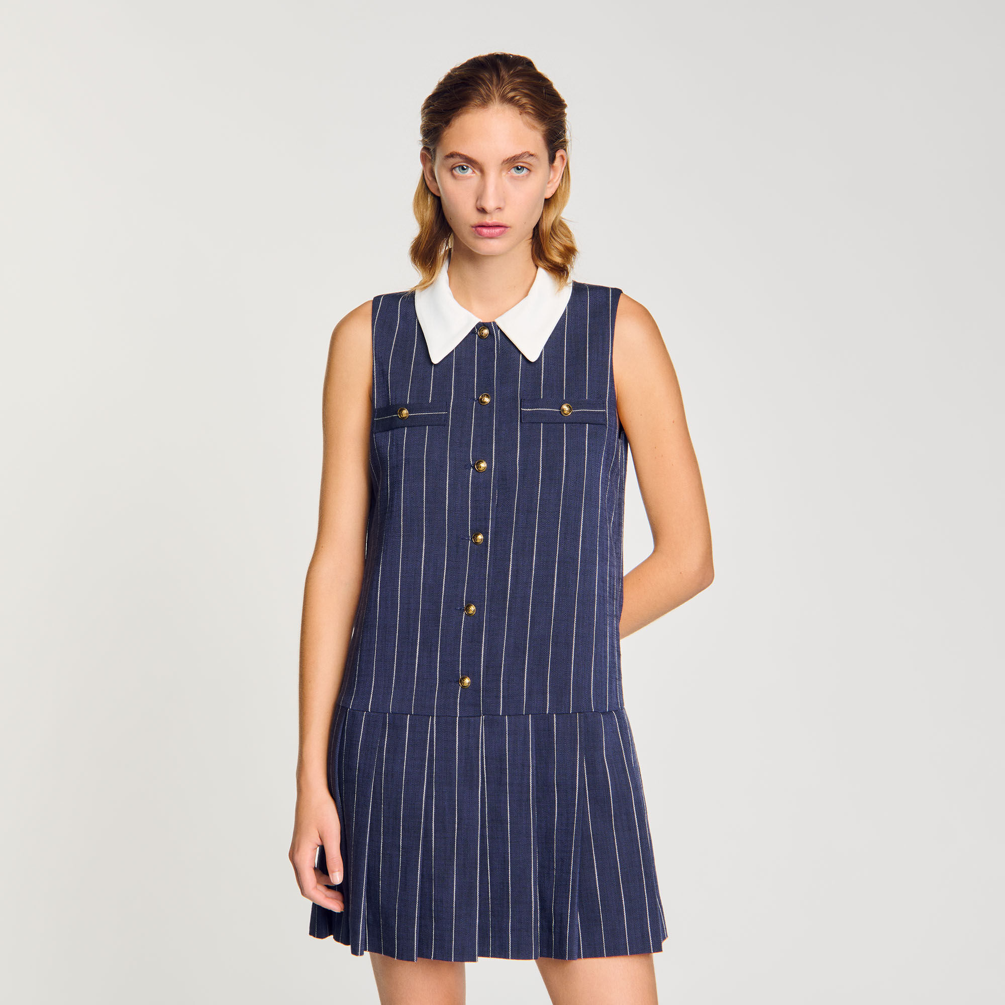 Kurzes gestreiftes Kleid