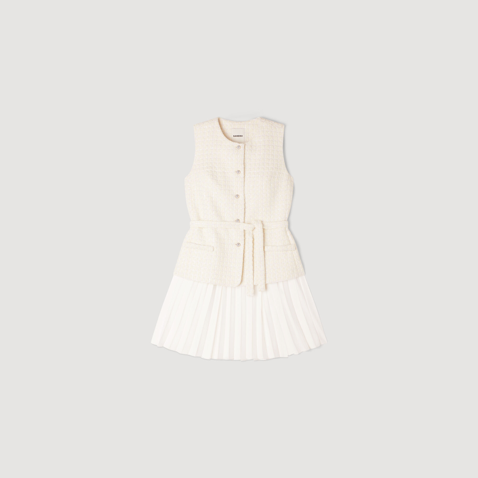 Kurzes Kleid im Materialmix