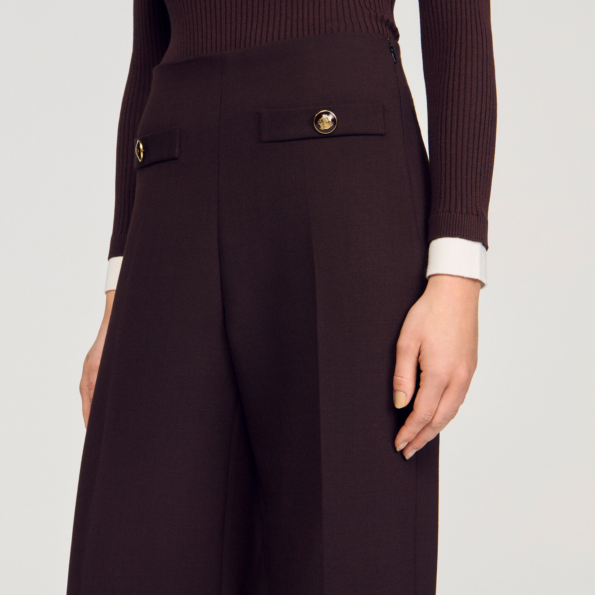 Ausgestellte Hose