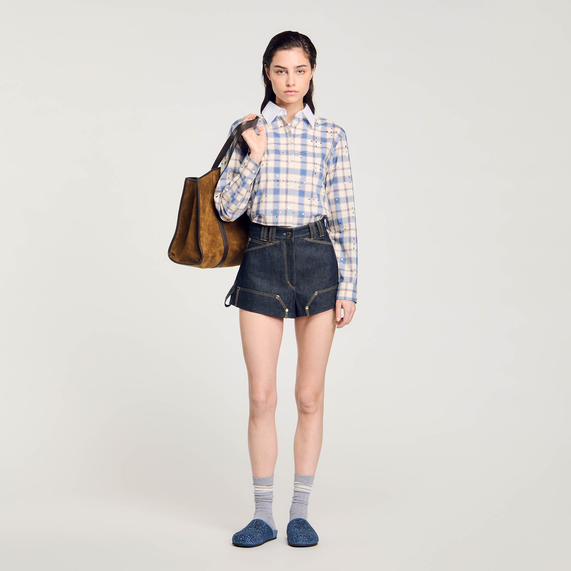Shorts aus unbearbeitetem Jeansstoff
