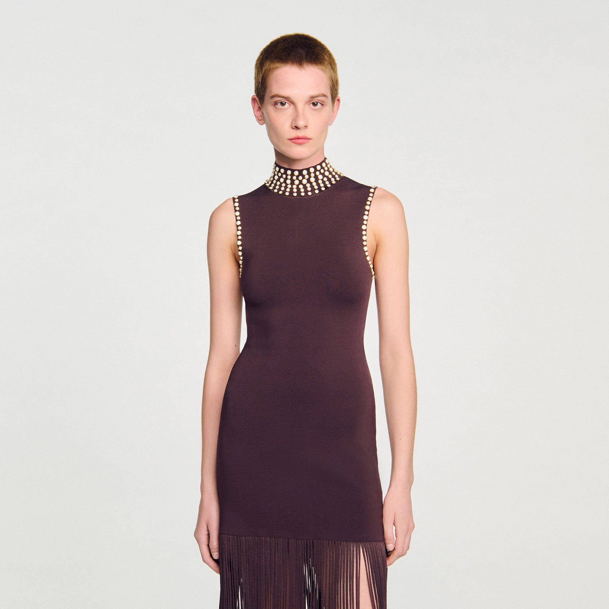 Langes Strickkleid mit Fransen