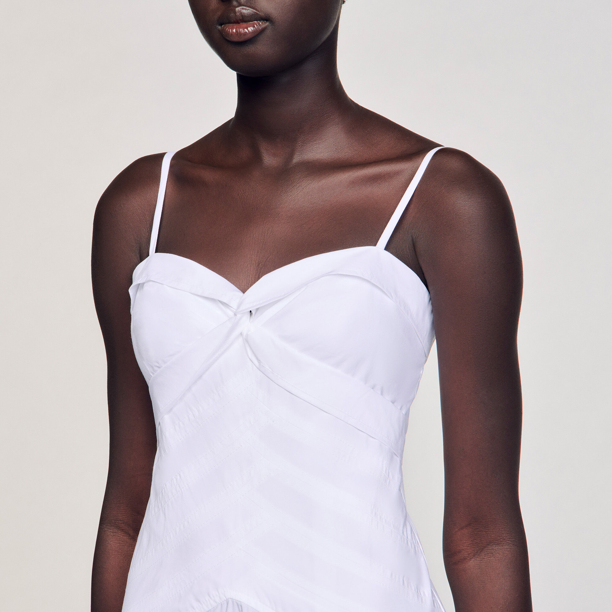 Langes Kleid mit drapiertem Bustier