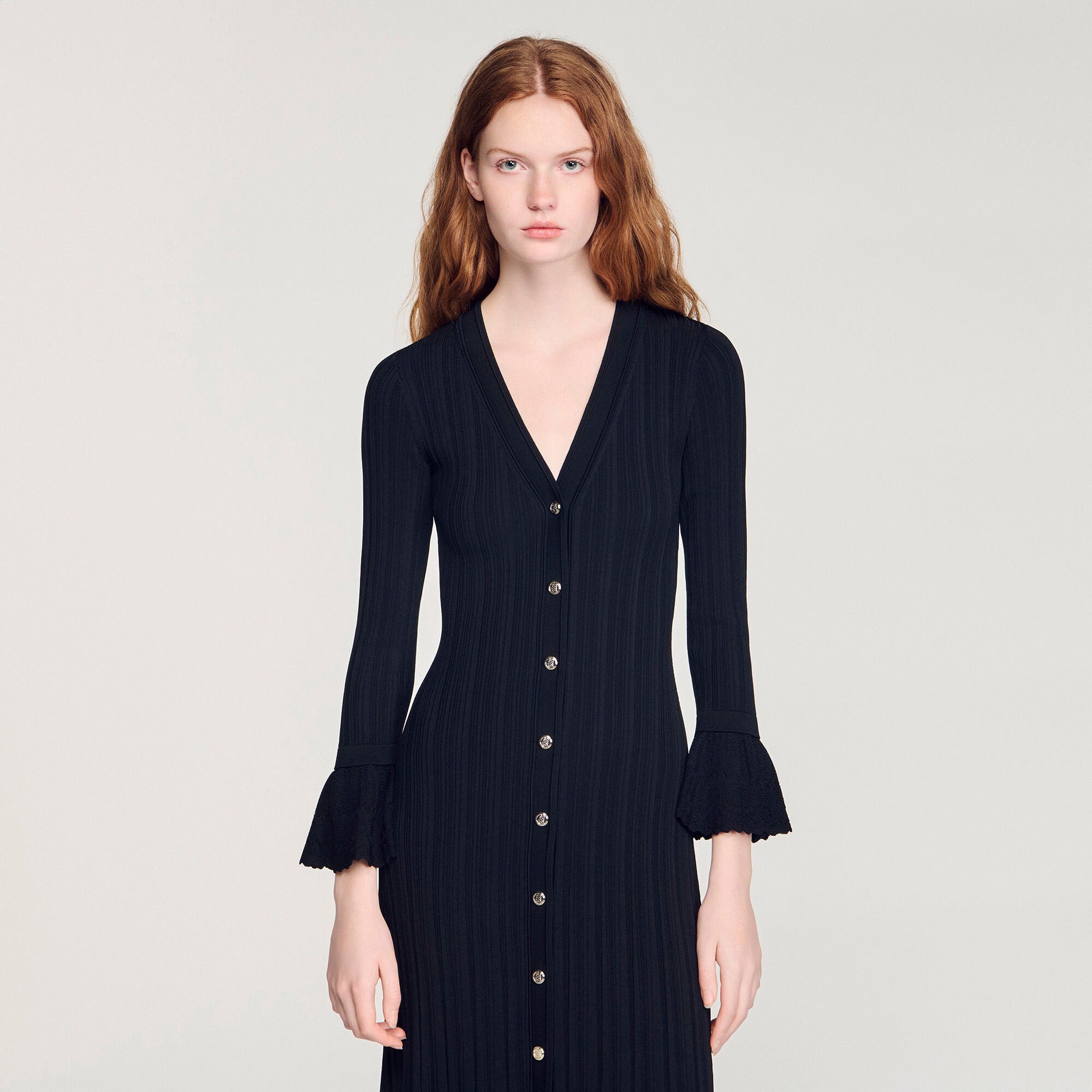 Langes Strickkleid mit Volant