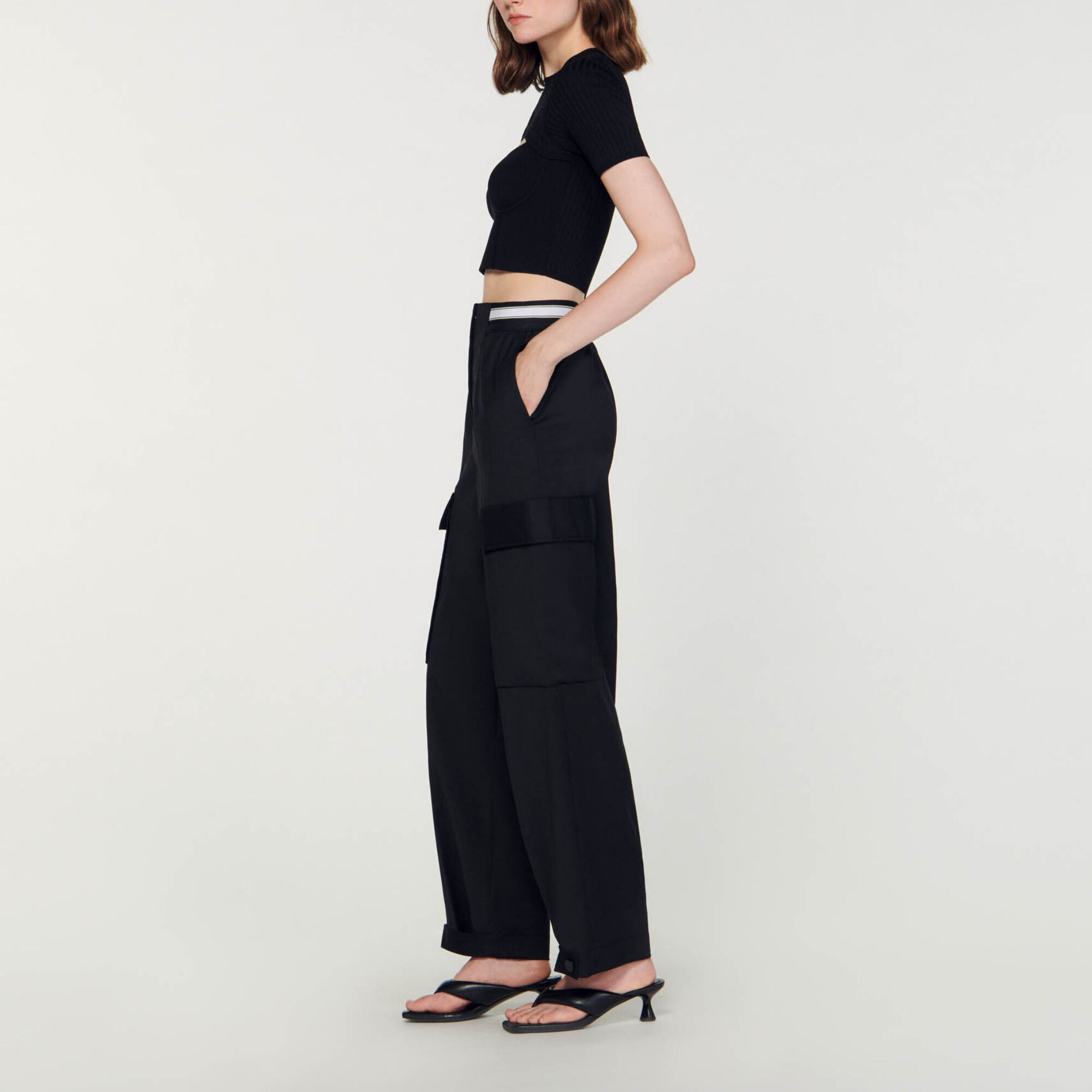 Unterbrochener Kurzer Pulli