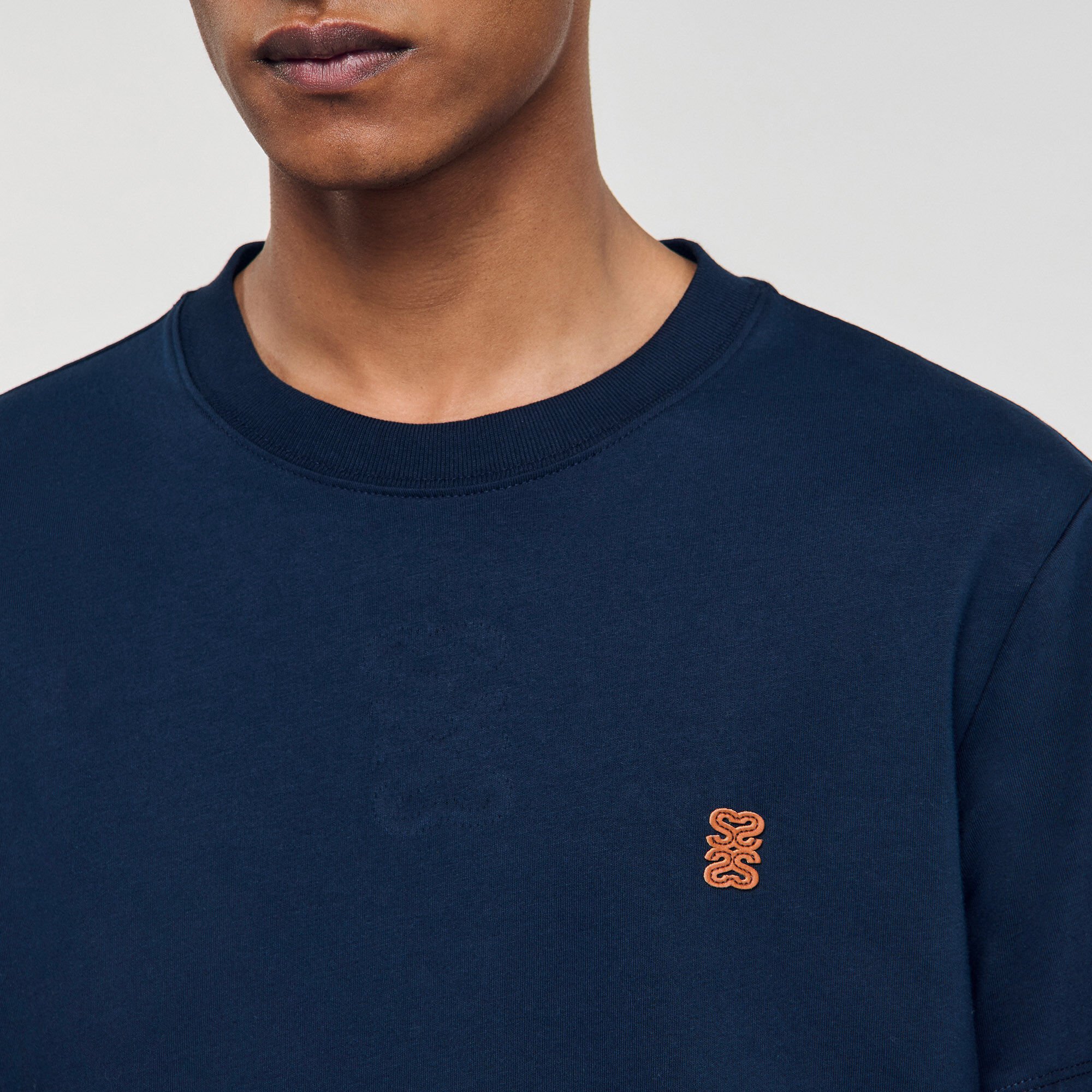 T-Shirt mit Leder-Logo