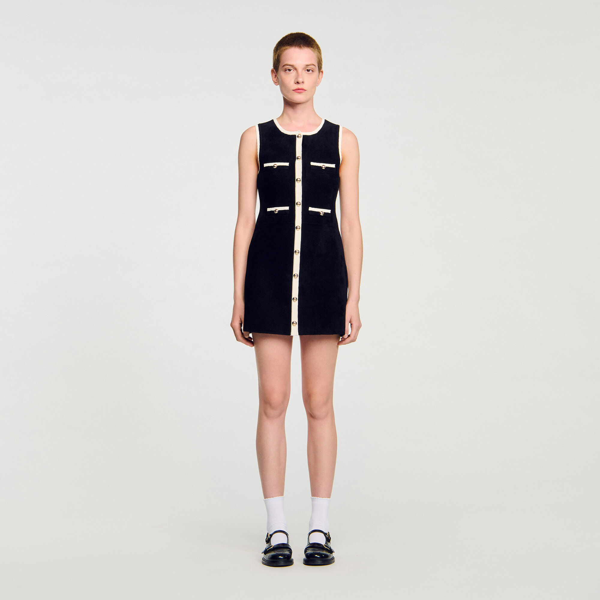 Kurzes Strickkleid aus Velours
