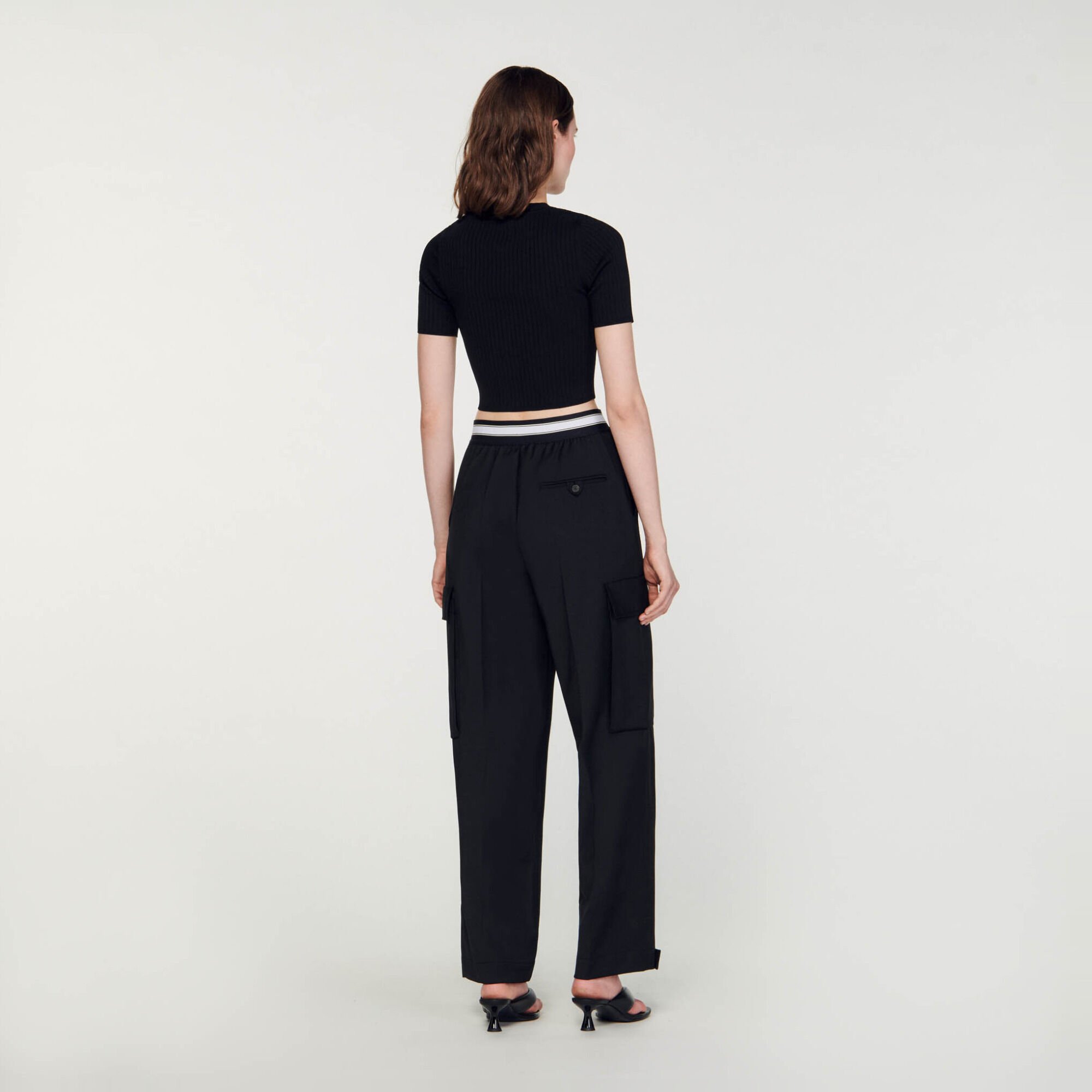 Unterbrochener Kurzer Pulli