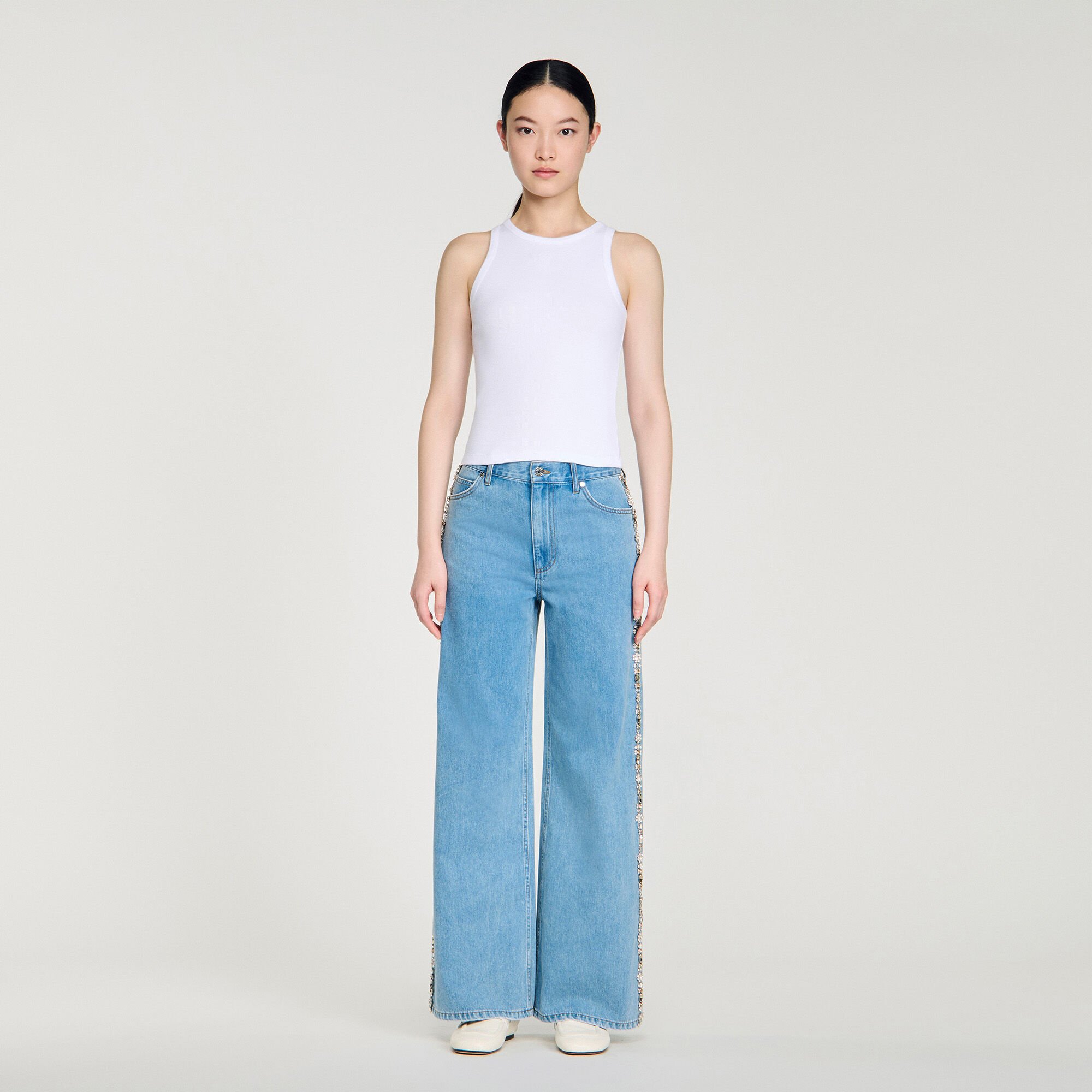 Verwaschene gerade Jeans mit Strass