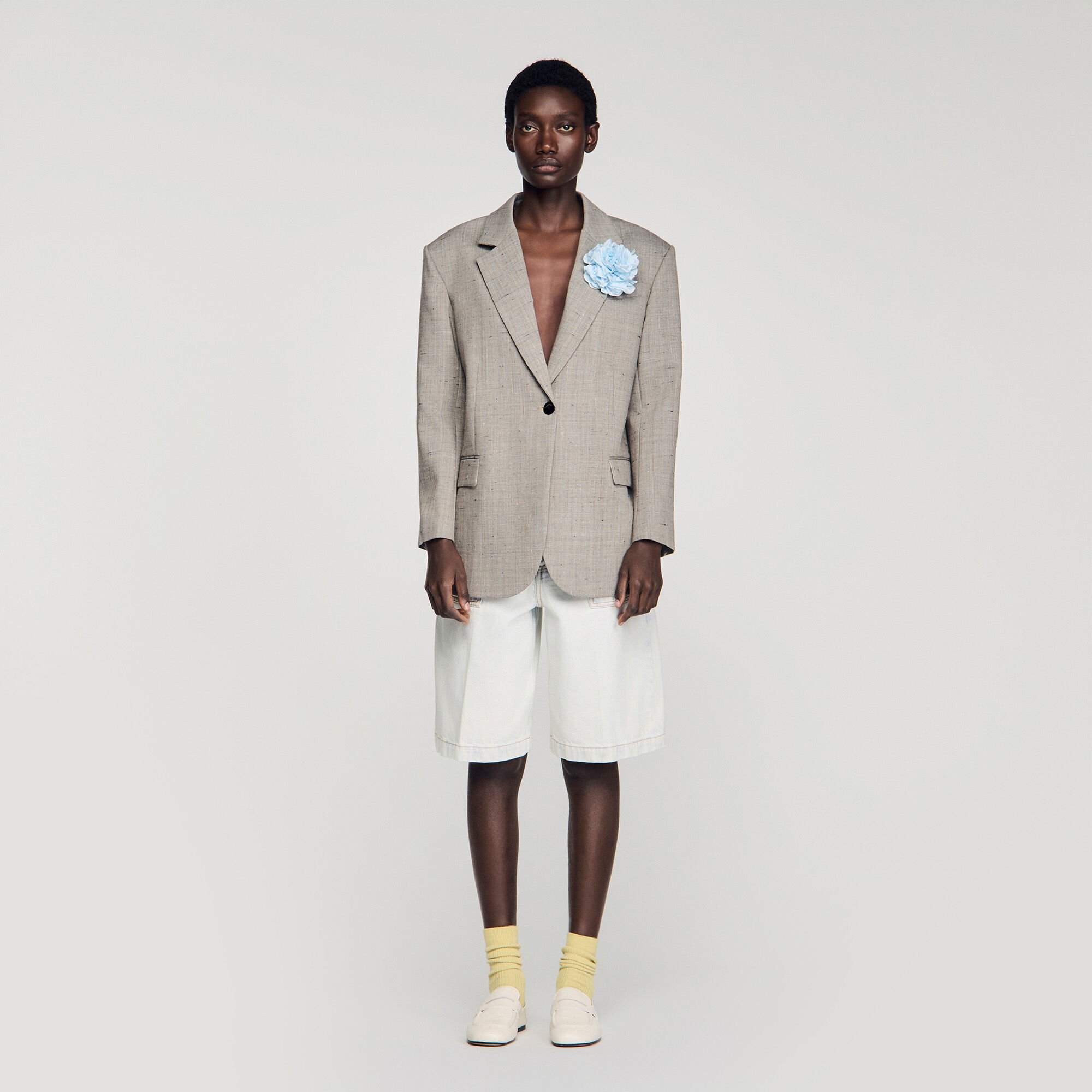 Karierte Wolljacke mit Brosche