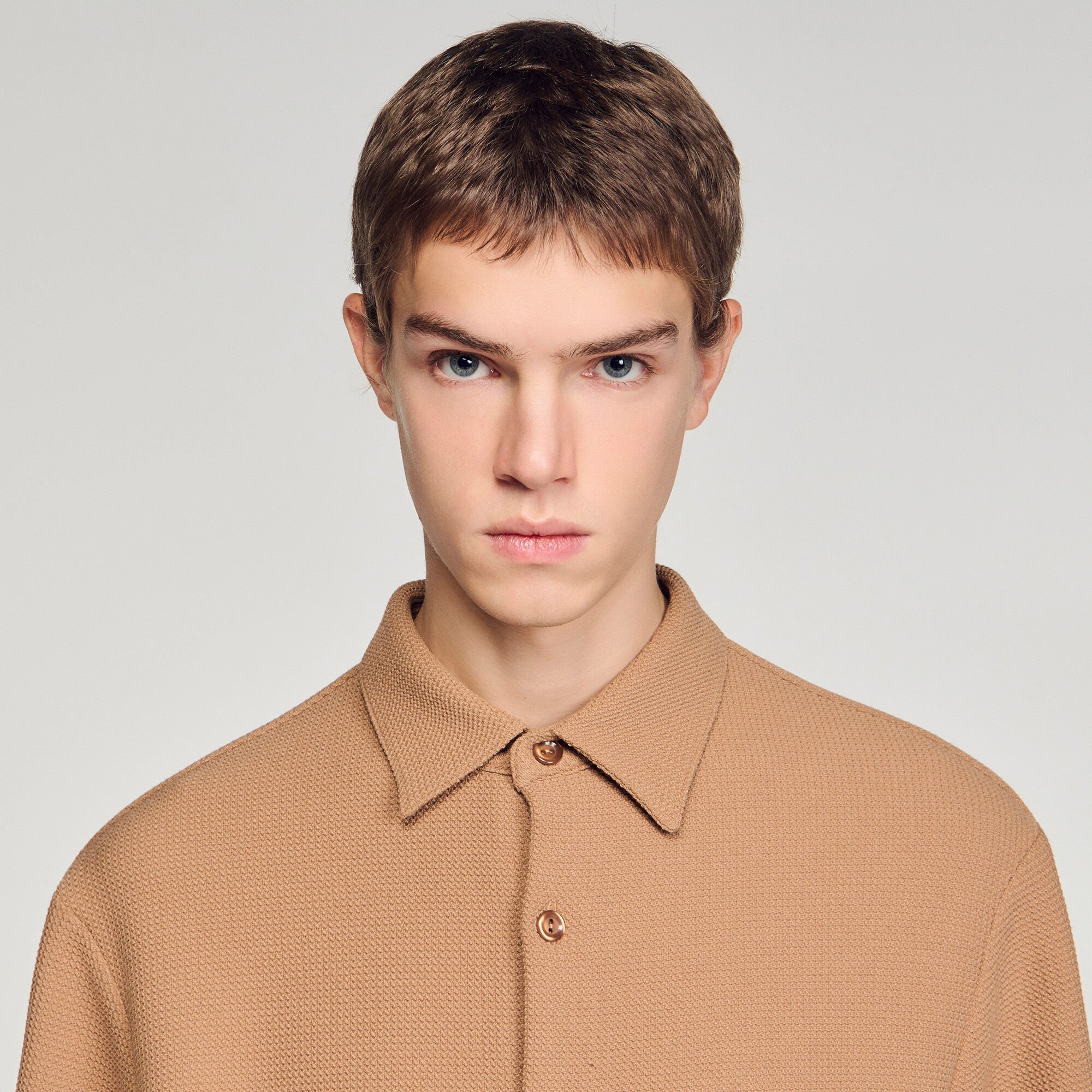 Struktur-Hemd mit Haifisch-Kragen