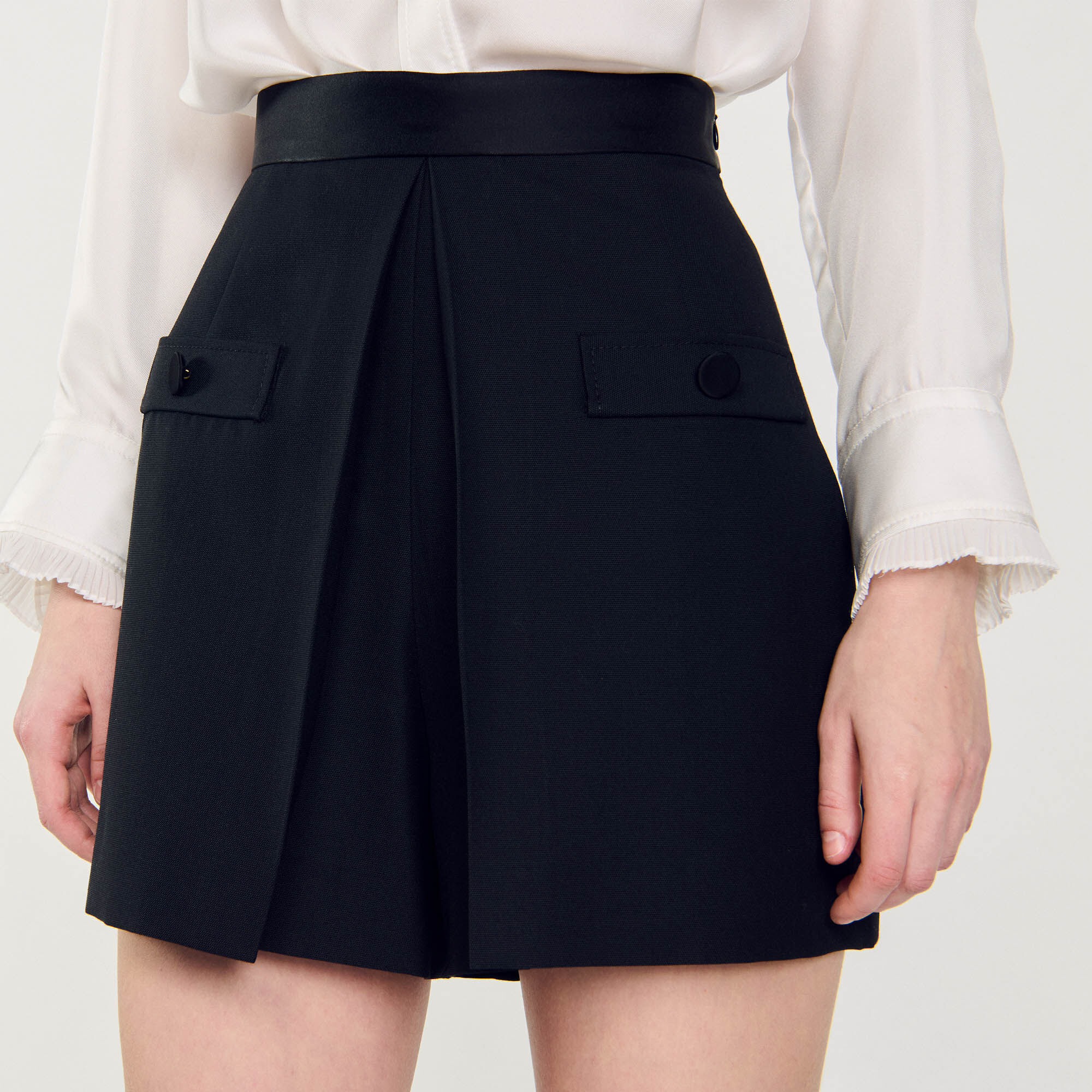 Shorts mit hohem Taillenbund und Knöpfen