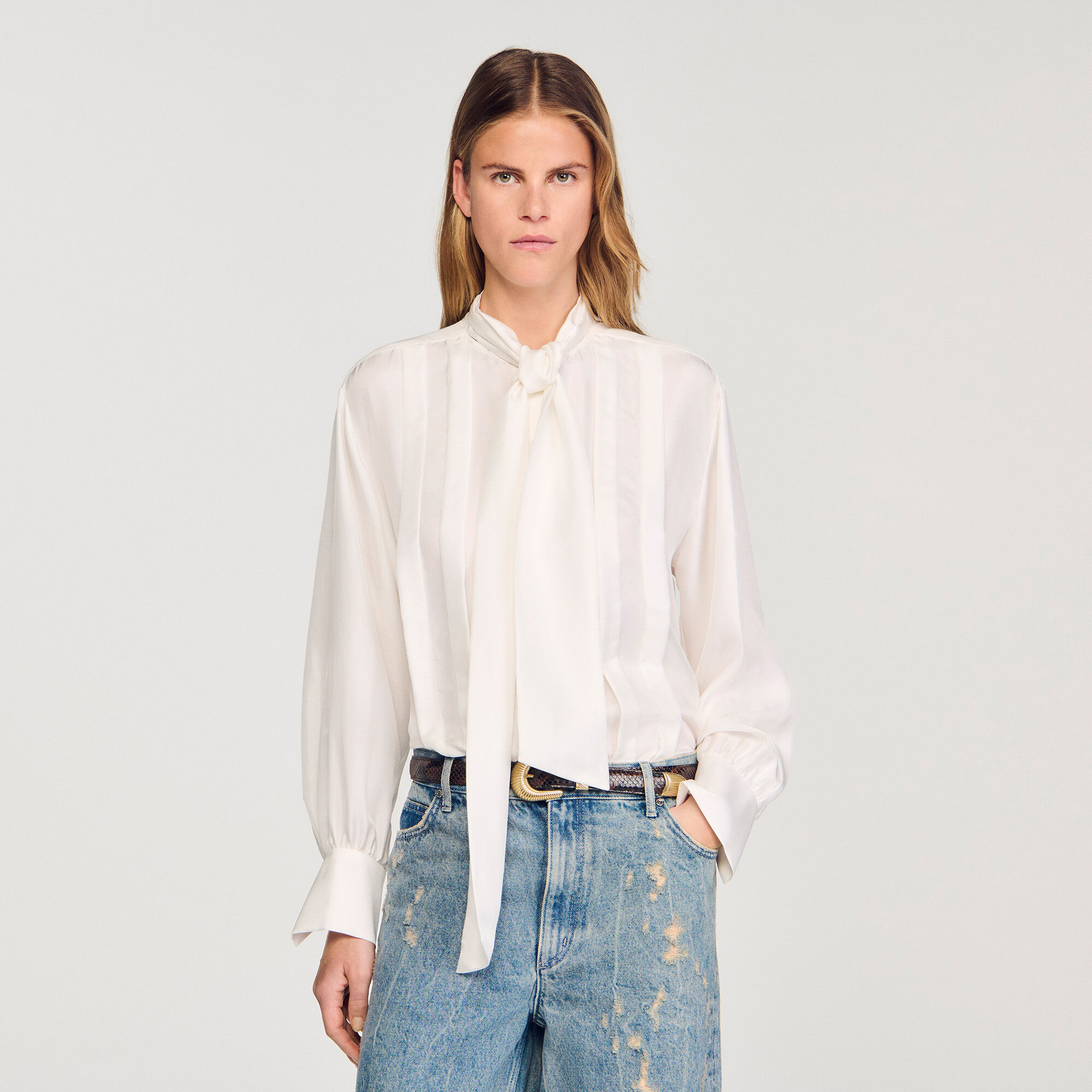 Seidenbluse mit Lavallière