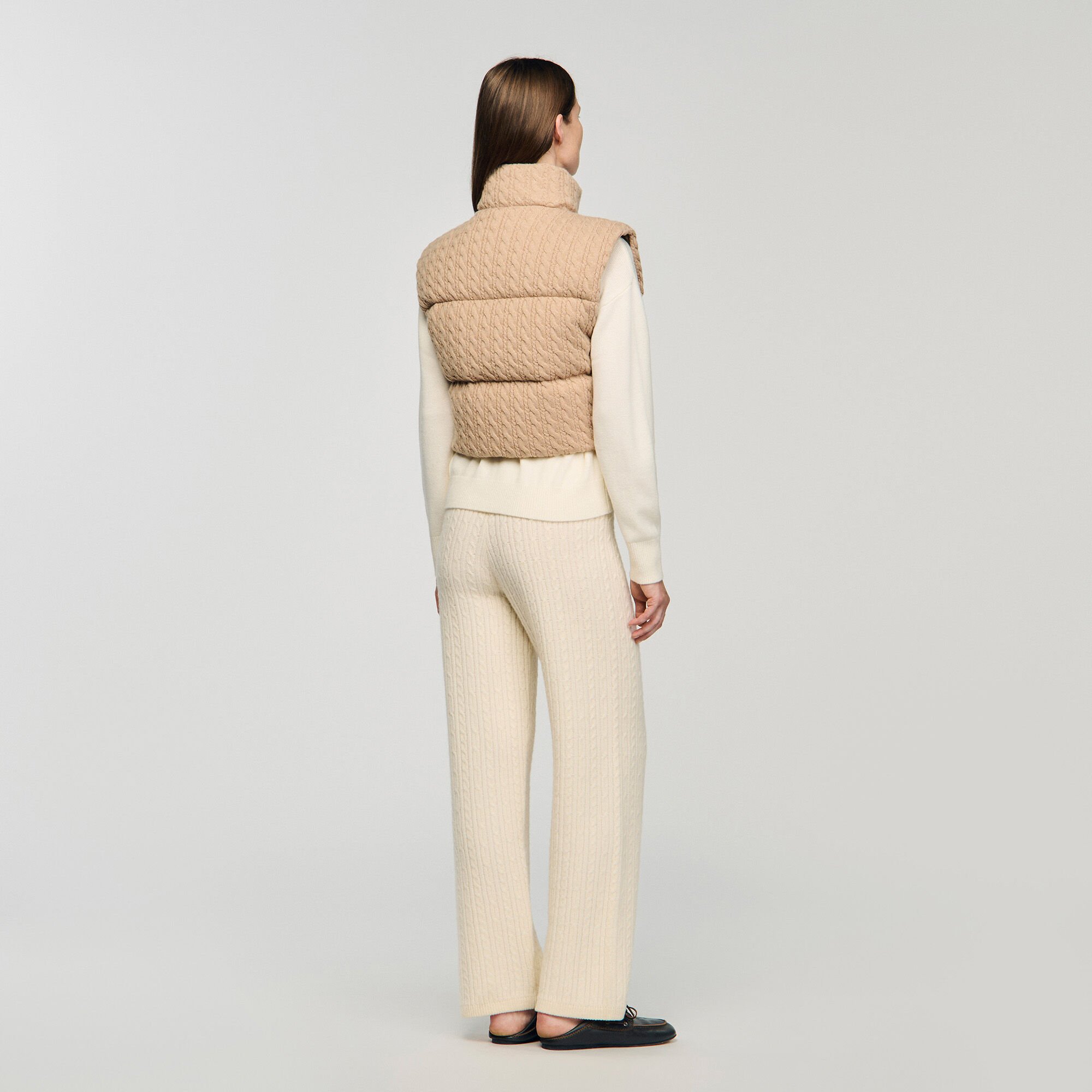Kurze ärmellose Daunenjacke aus Wolle
