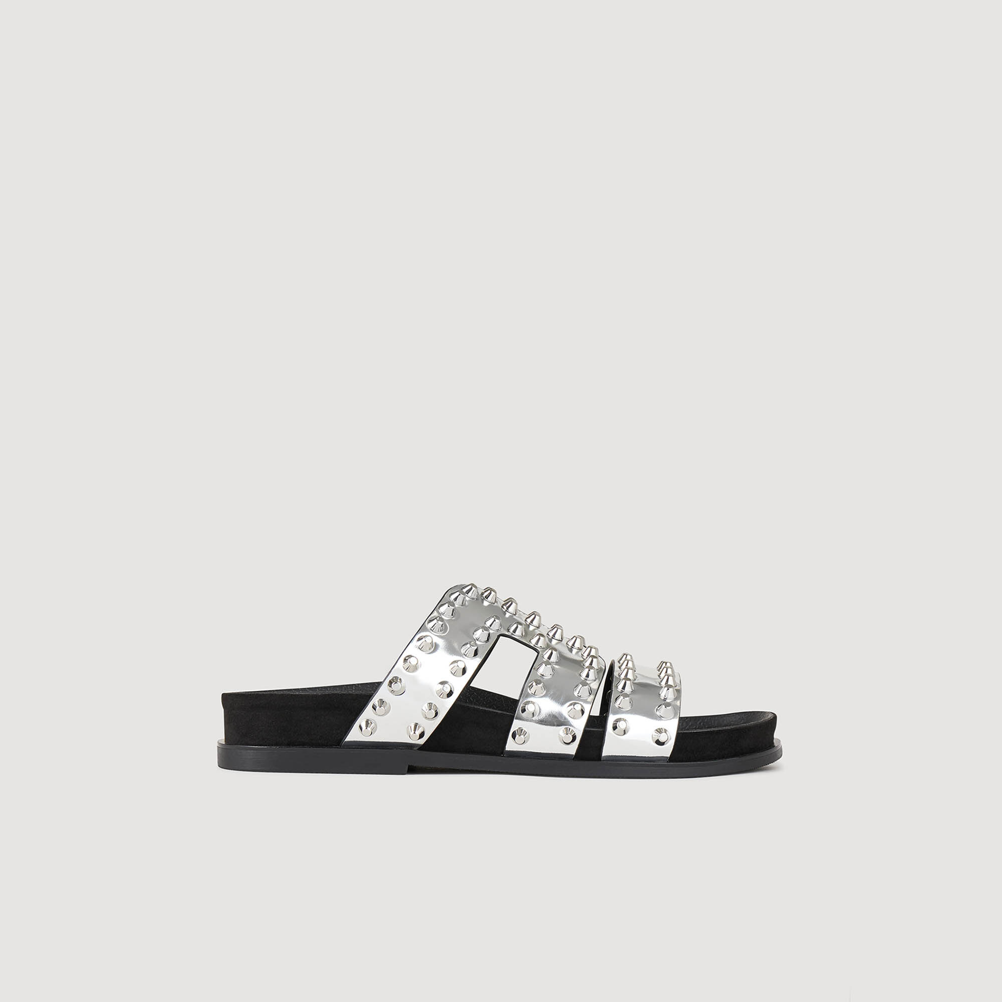 Flache Sandalen mit Nieten schwarz grau fur Damen Sandro Paris