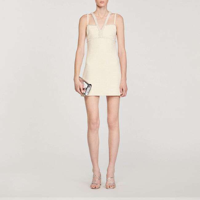 Kurzes Kleid mit Perlen-Verzierung