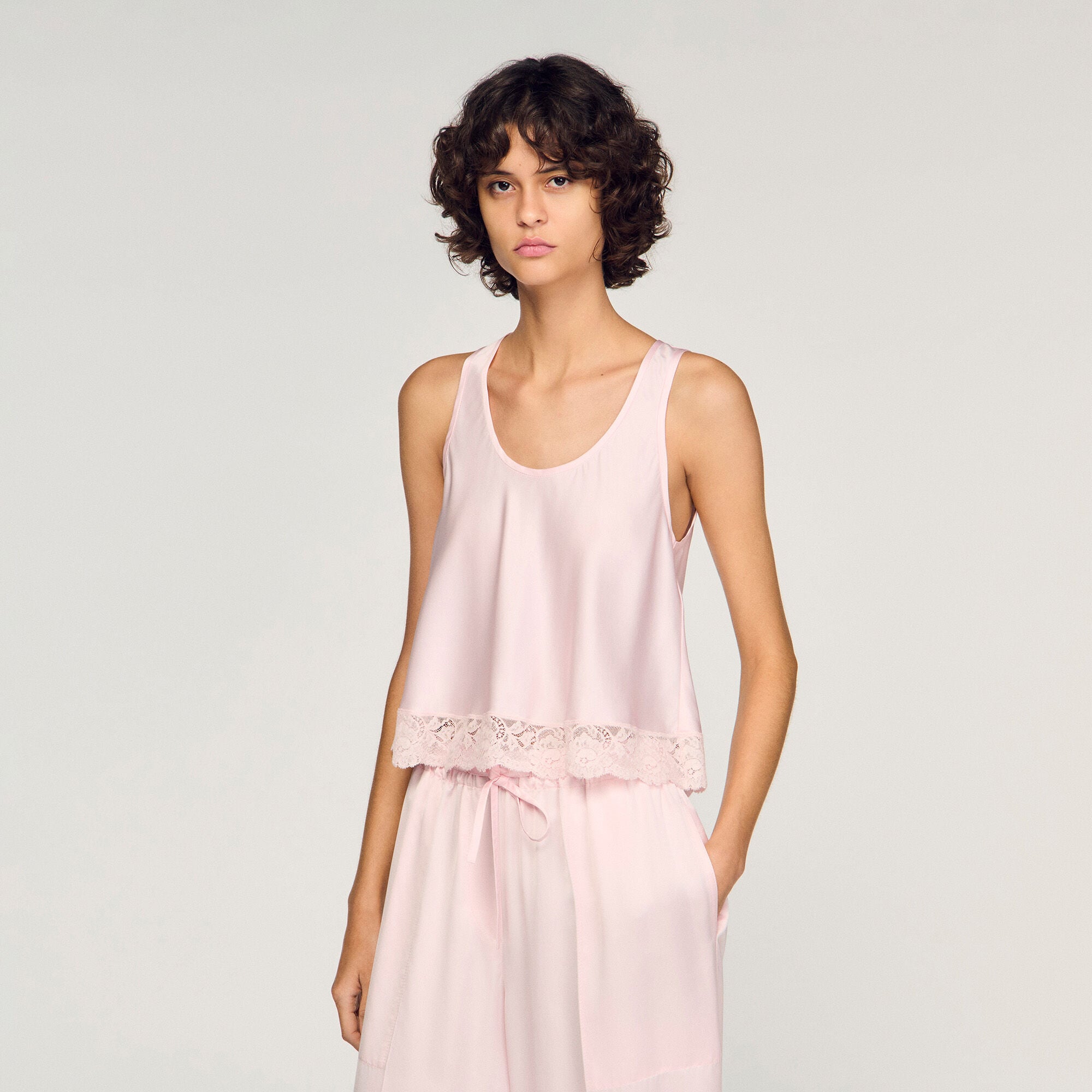 Satin-Top mit Spitze