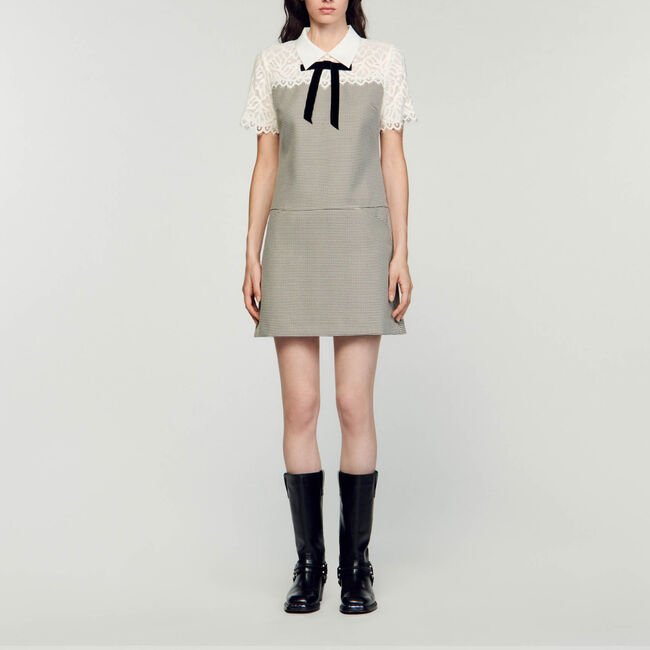 Kurzes Kleid aus Materialmix