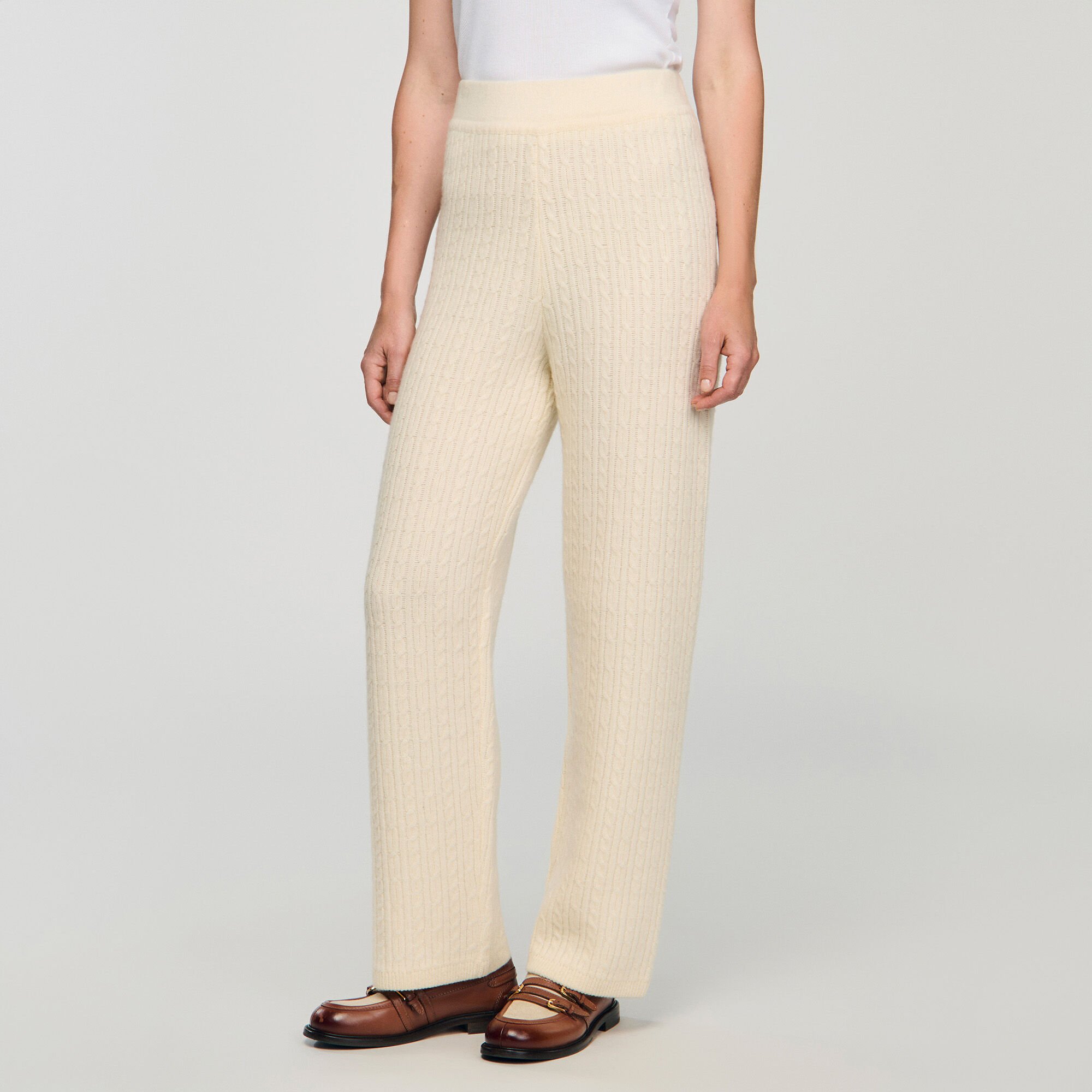 Hose aus Strick mit Zopfmuster