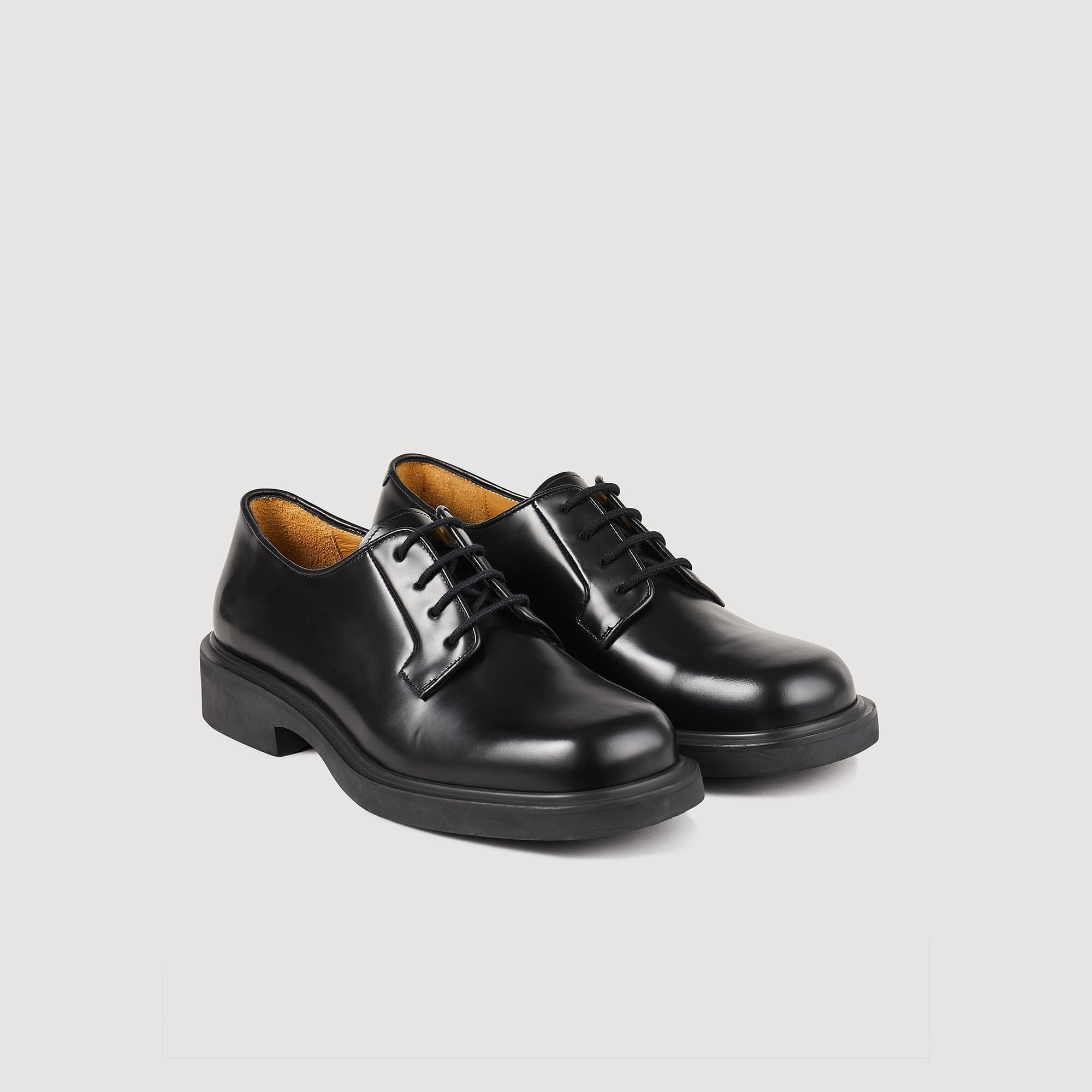 Derby-Schuhe aus glasiertem Leder