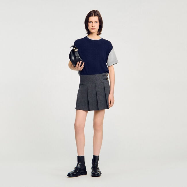 Strickpullover aus Materialmix