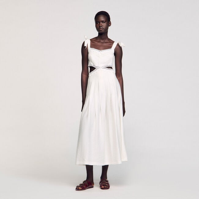 Langes Kleid mit Spitzenbesatz