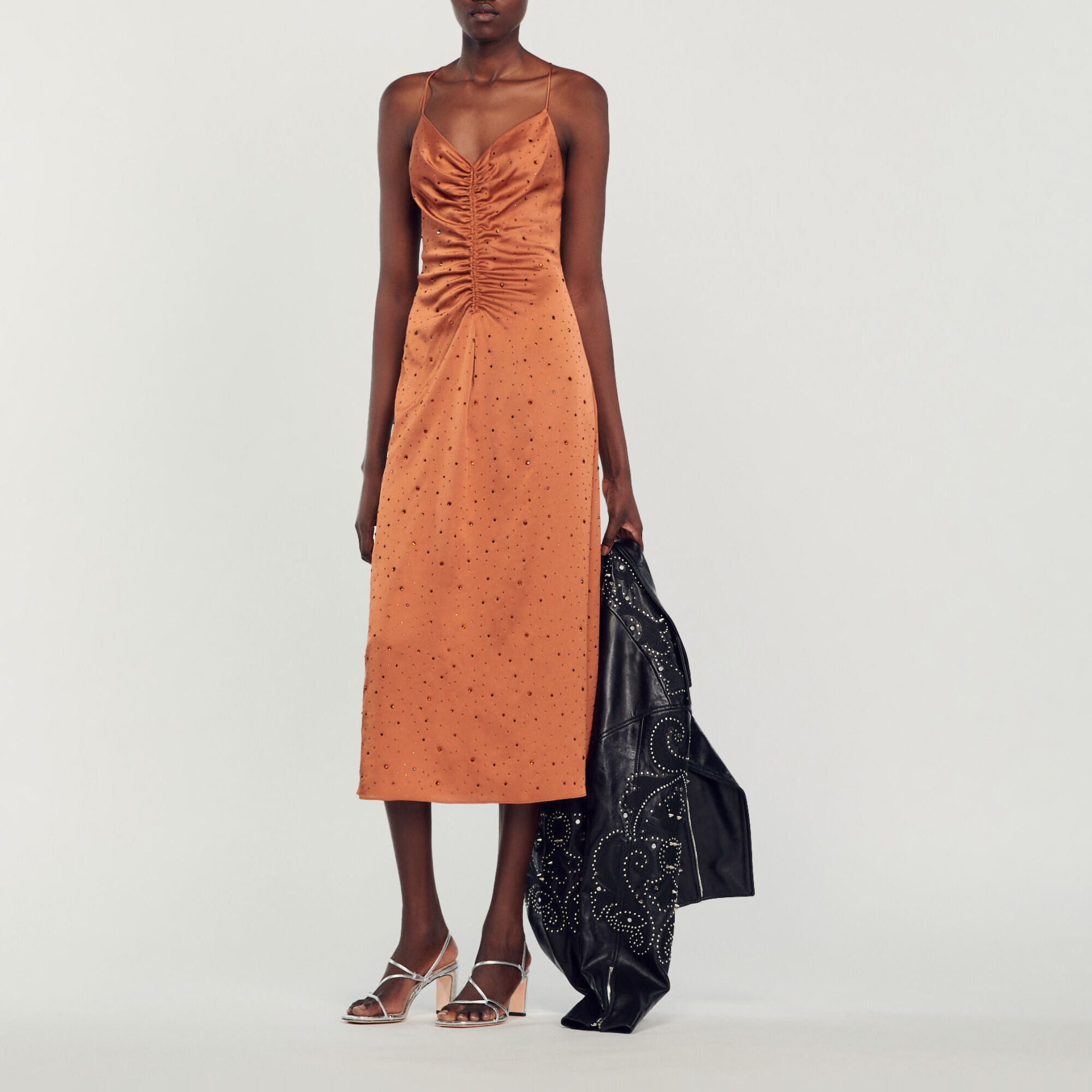 Kleid mit Strassverzierung