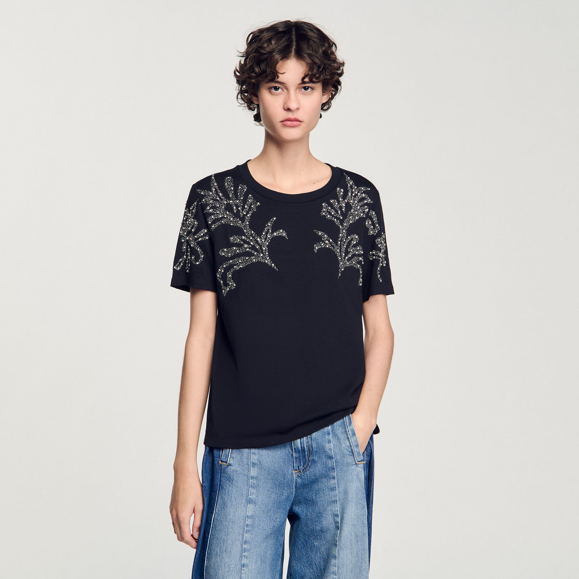 T-Shirt mit bestickten Details