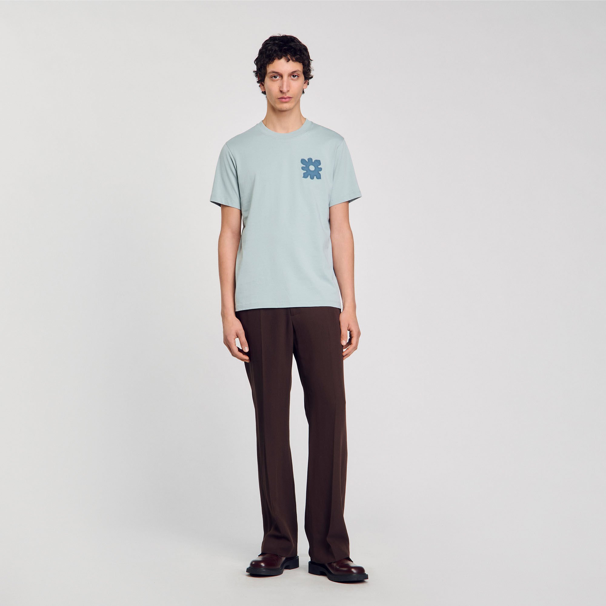 T-Shirt mit Blumendetail
