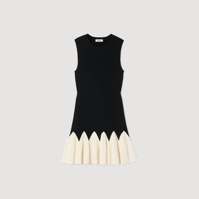 Kurzes zweifarbiges Strickkleid