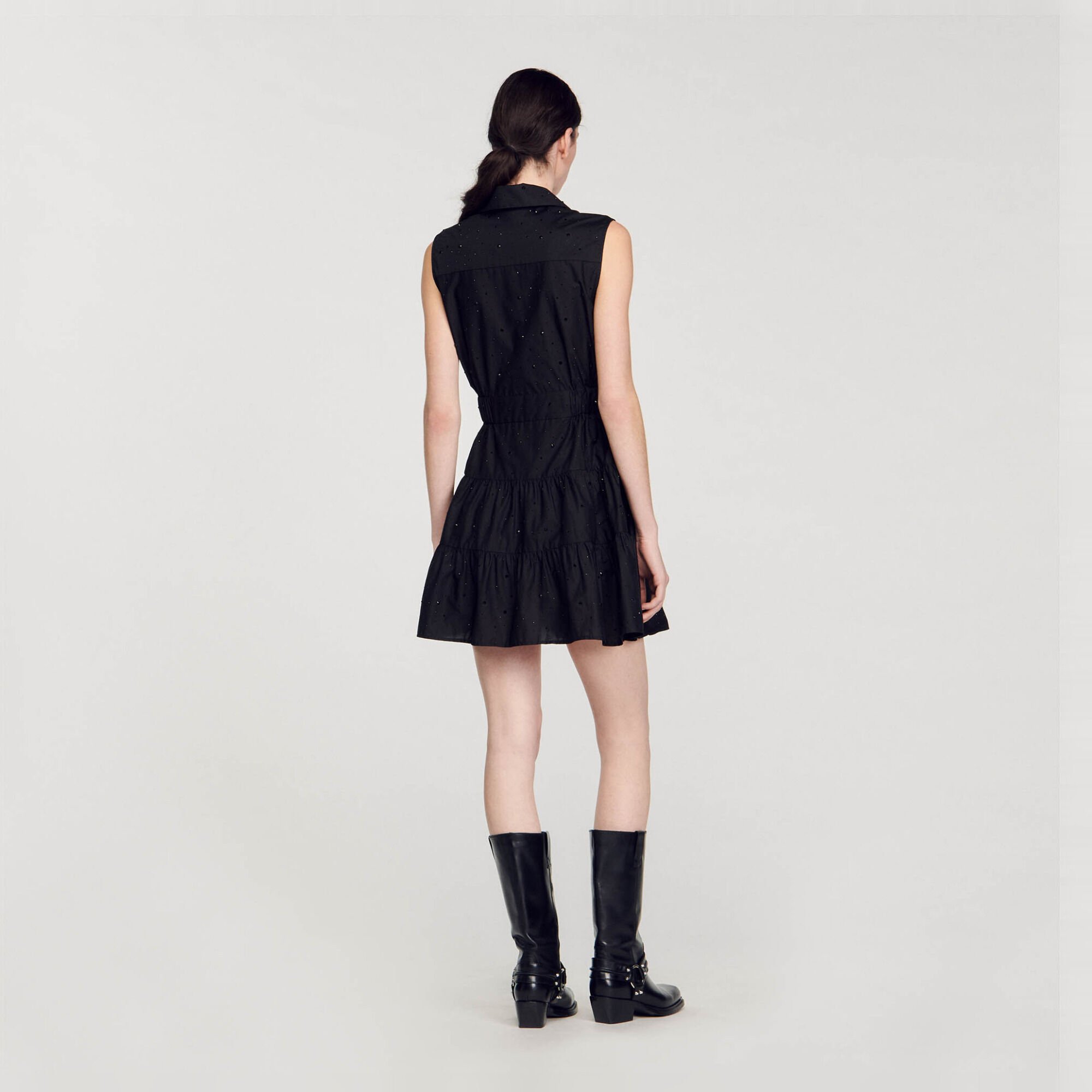 Kurzes drapiertes Kleid mit Strass