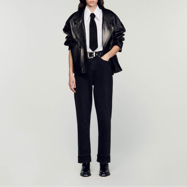 Jeans mit Western-Gürtel