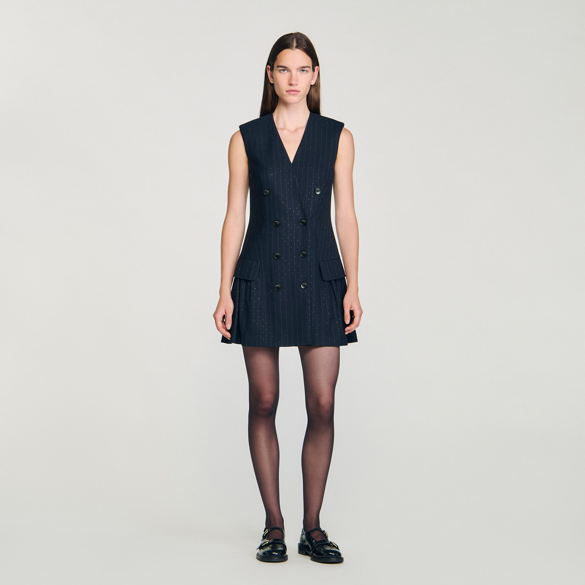Kurzes Anzugkleid mit Strass