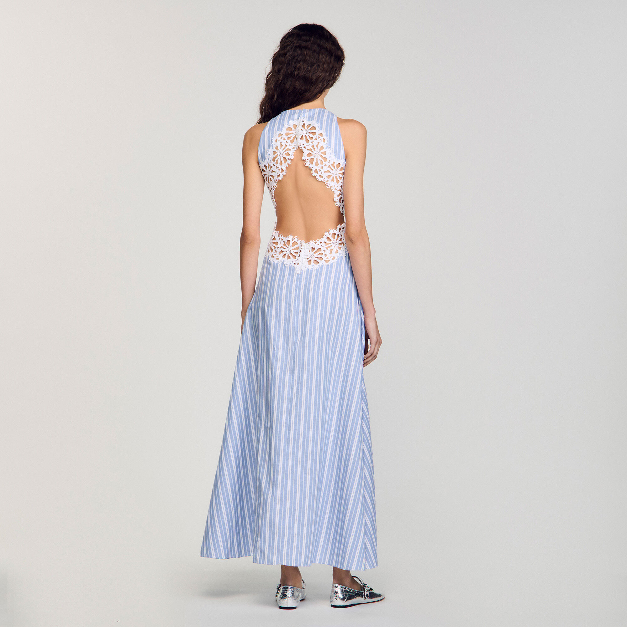 Langes Streifenkleid mit Spitze