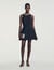 Kurzes Kleid mit Schmuckdetail