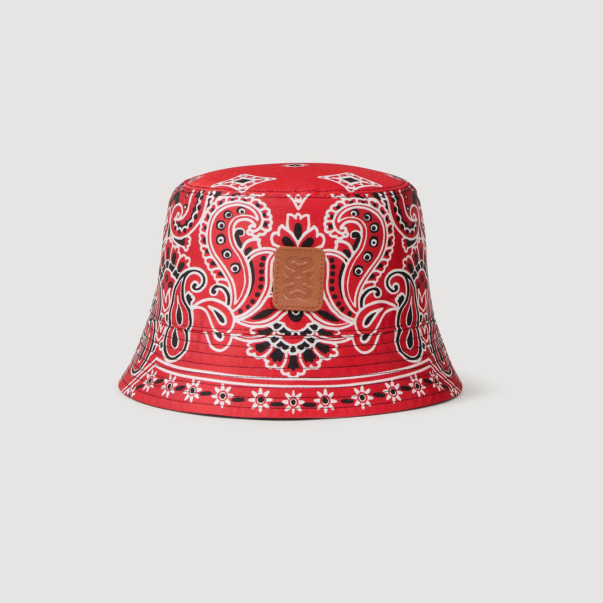 Bob mit Bandana-Druckmuster