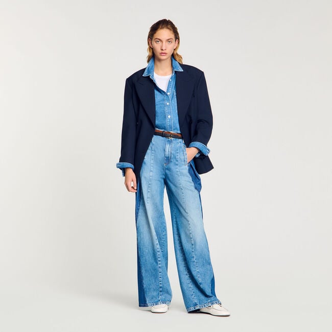 Jeans mit kontrastierenden Einsätzen