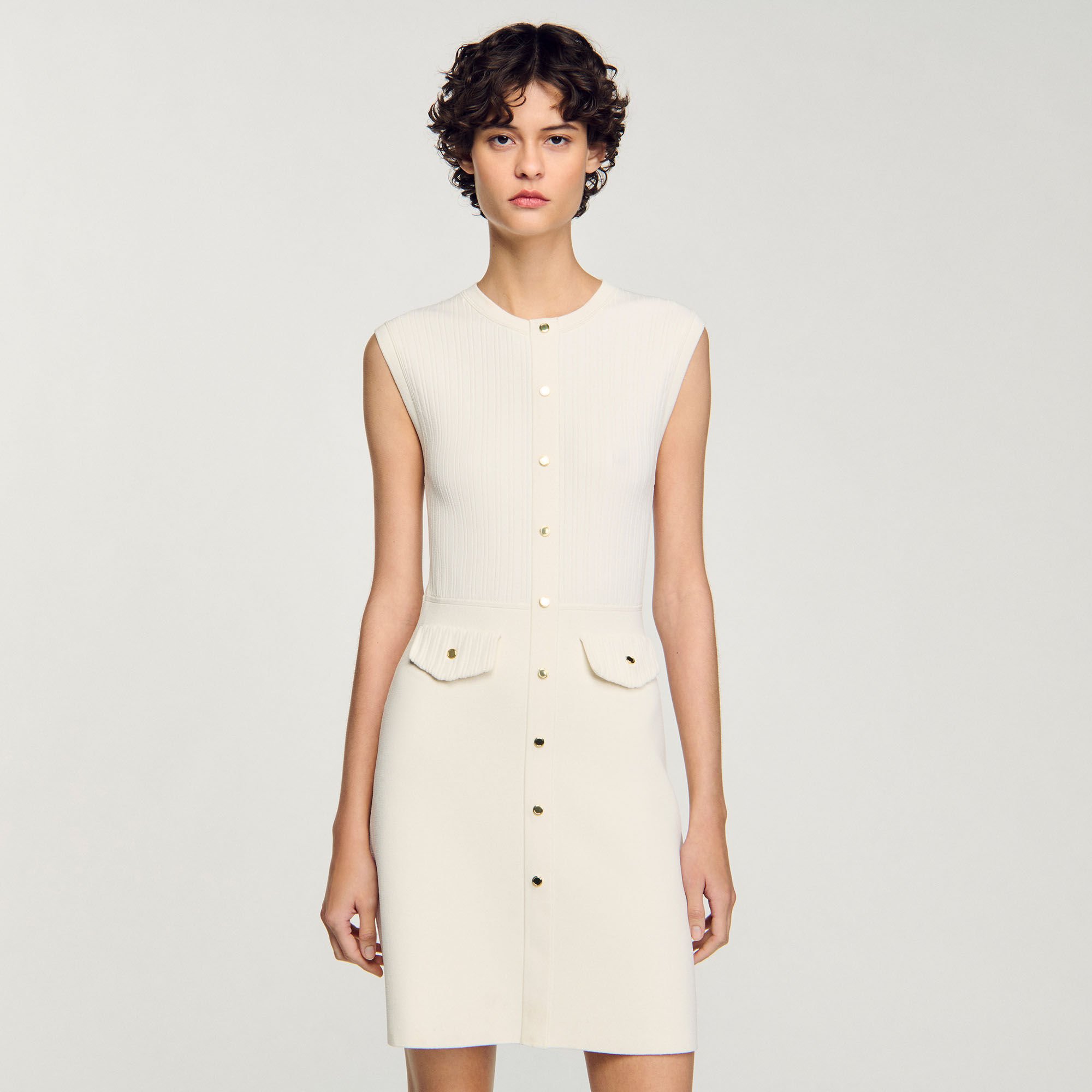 Kurzes Kleid aus Rippenstrick