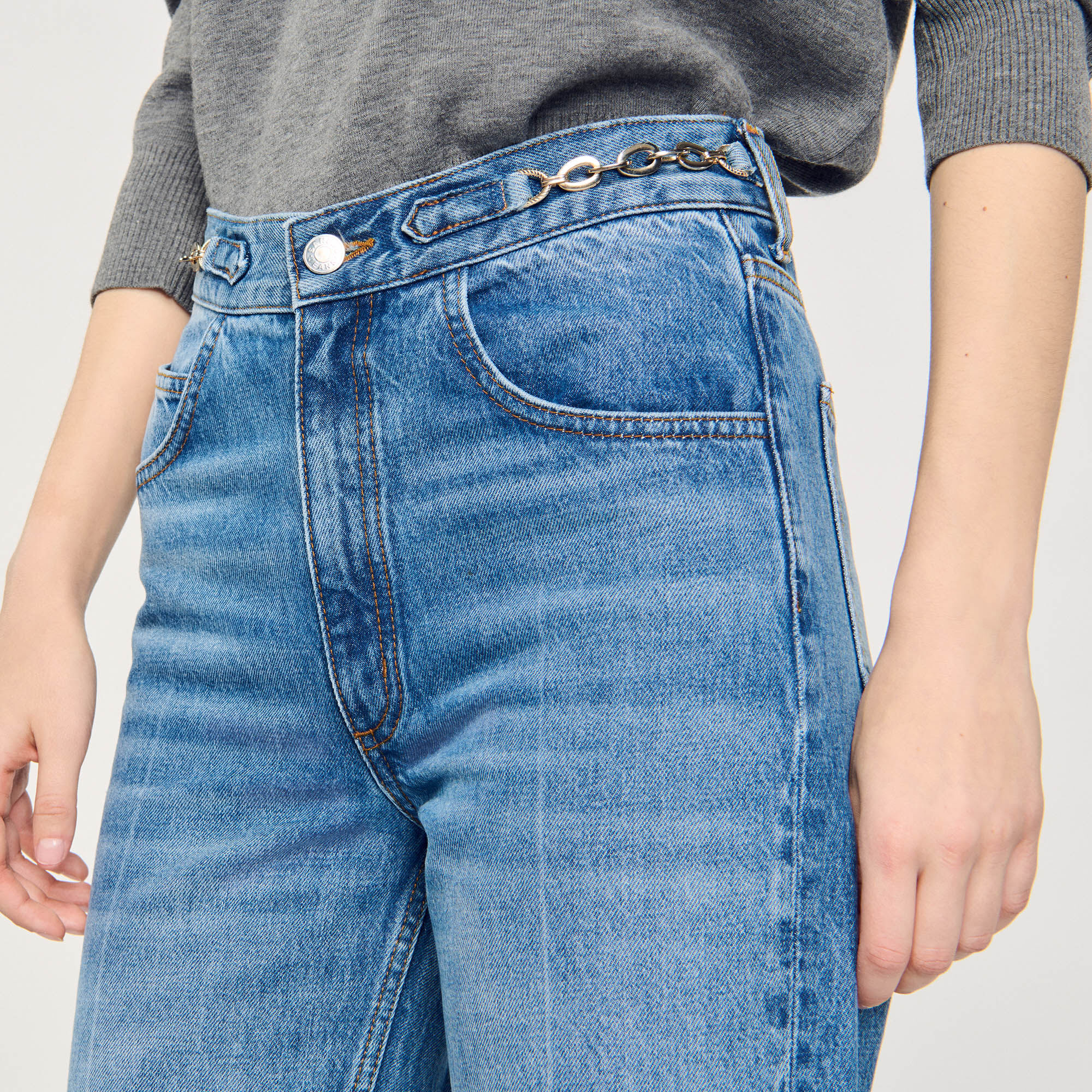 Jeans mit Panzerkettendetail