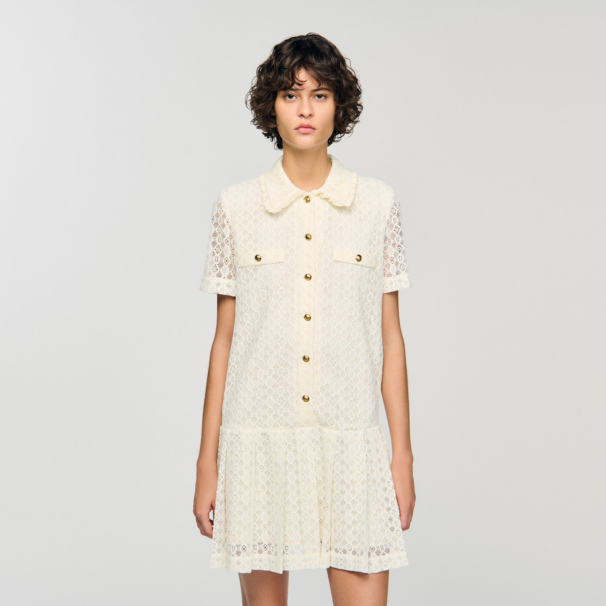 Kurzes Spitzenkleid