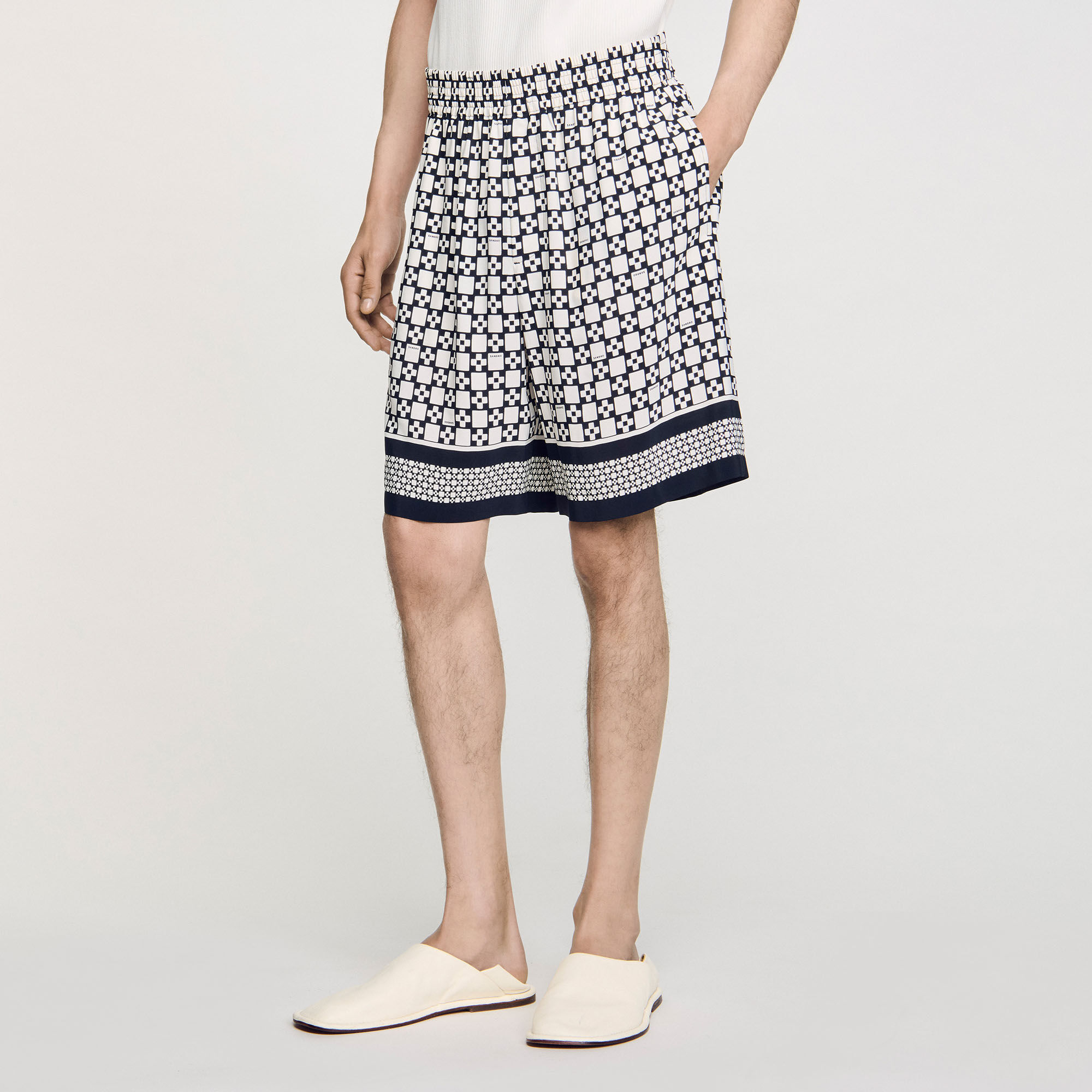 Fließende Bermudashorts mit Print