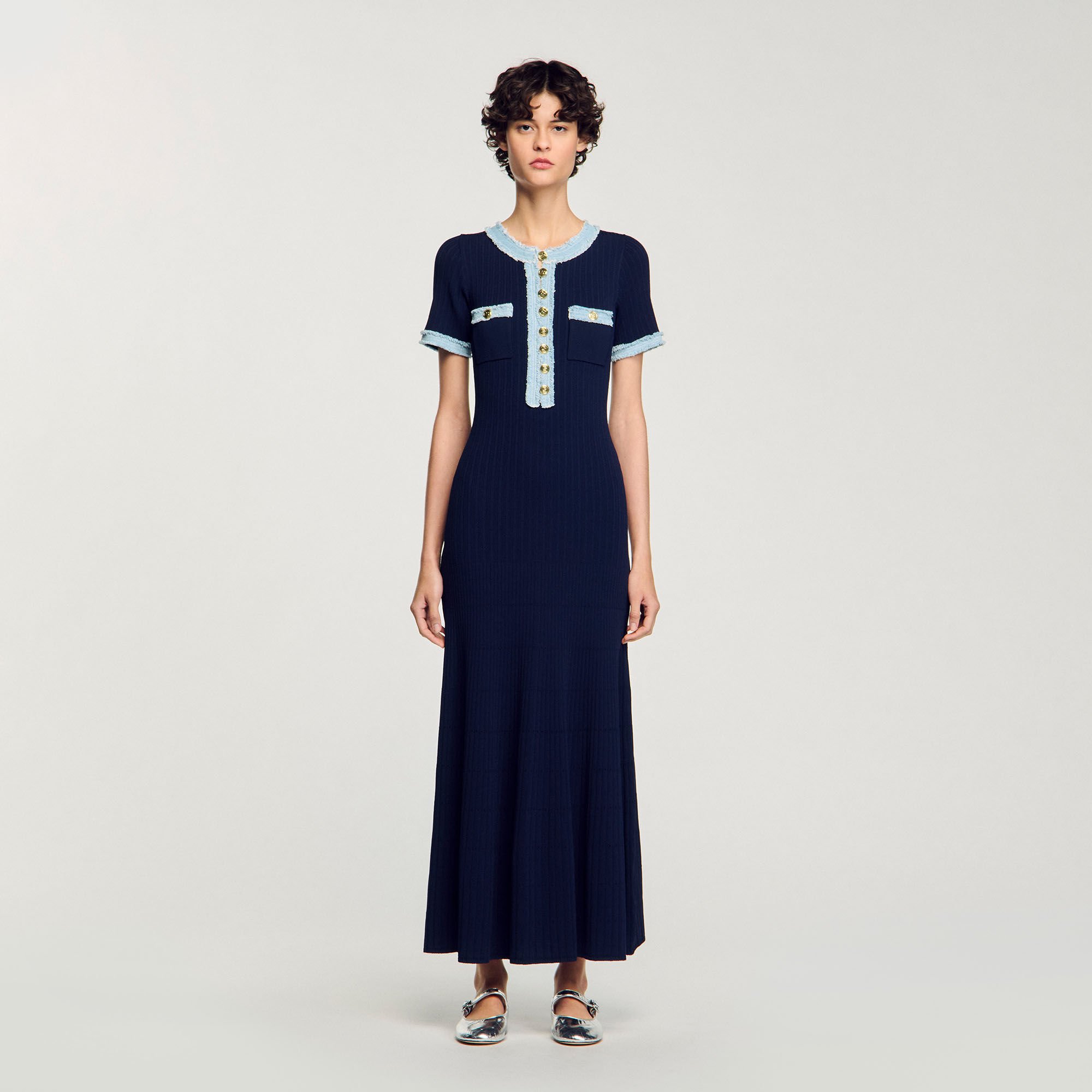 Midi-Kleid aus Strick und Denim