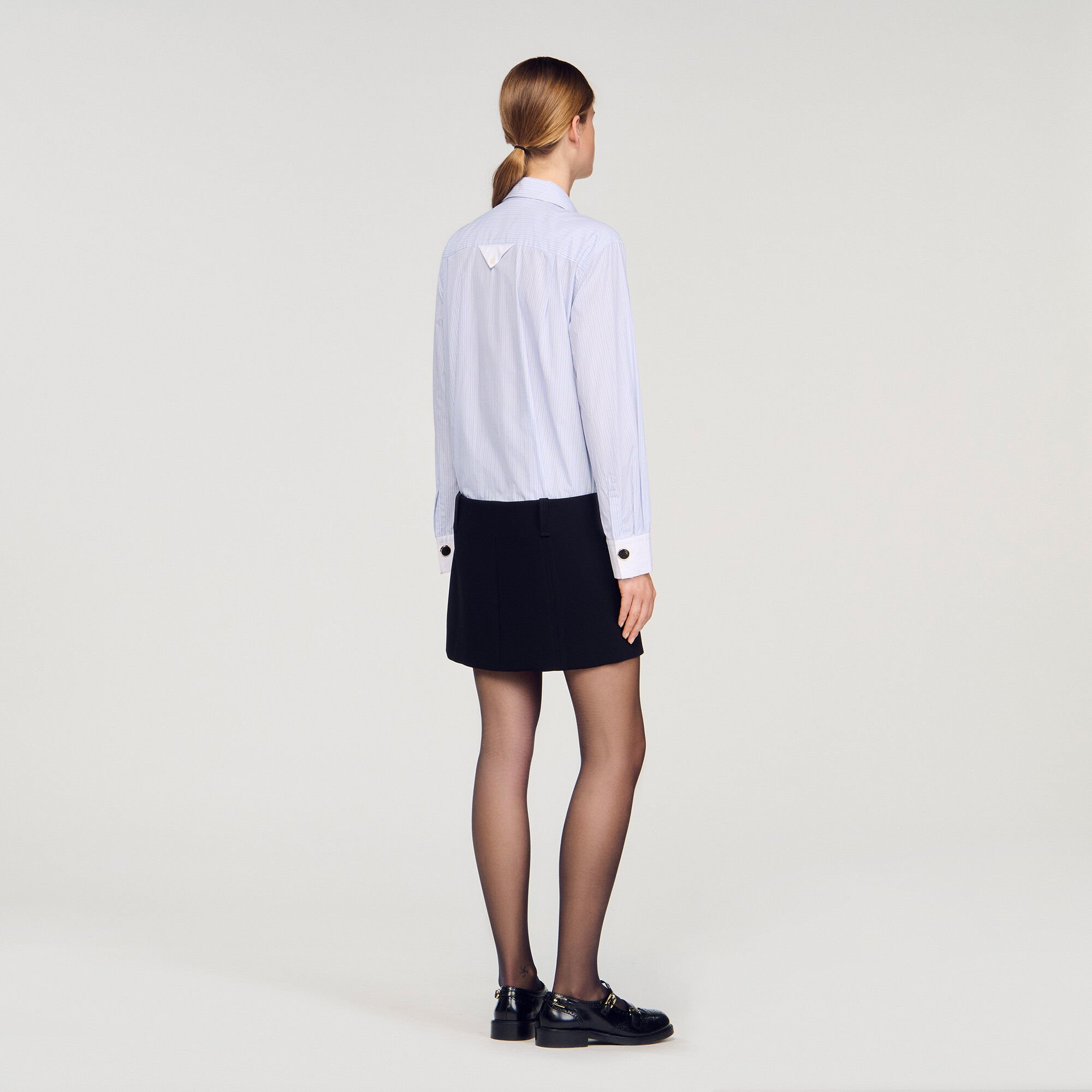Kurzes Kleid mit Hemdkragen