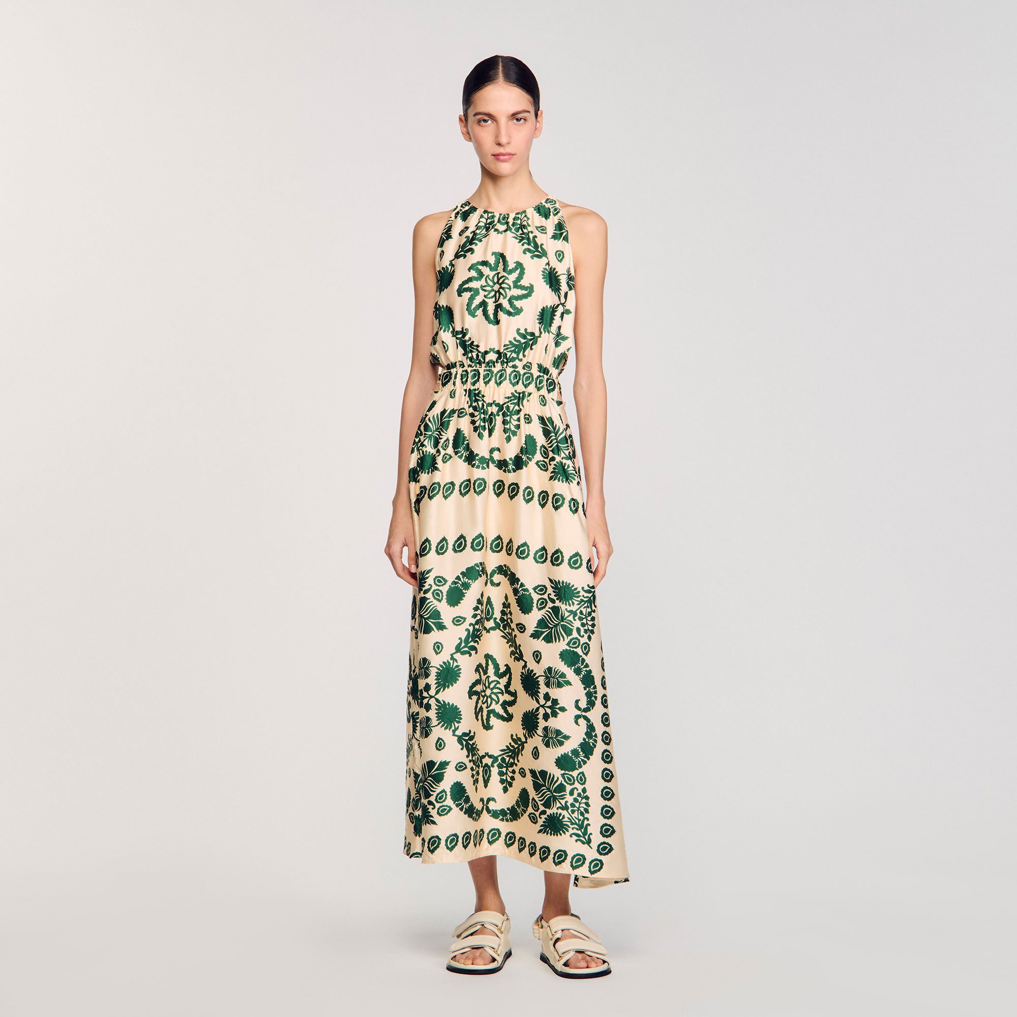Langes Kleid mit Blätterdruck