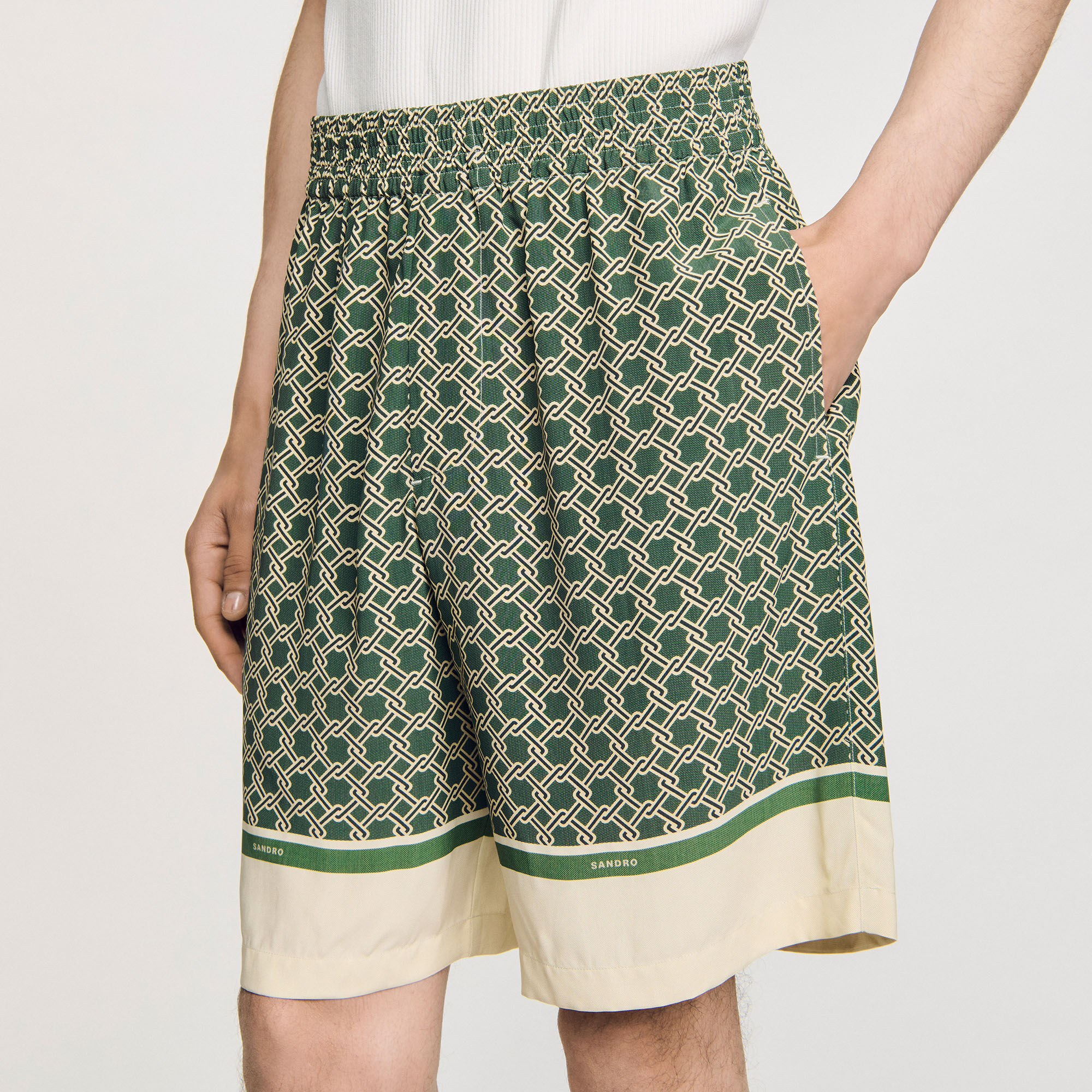 Fließende Bermudashorts mit Print